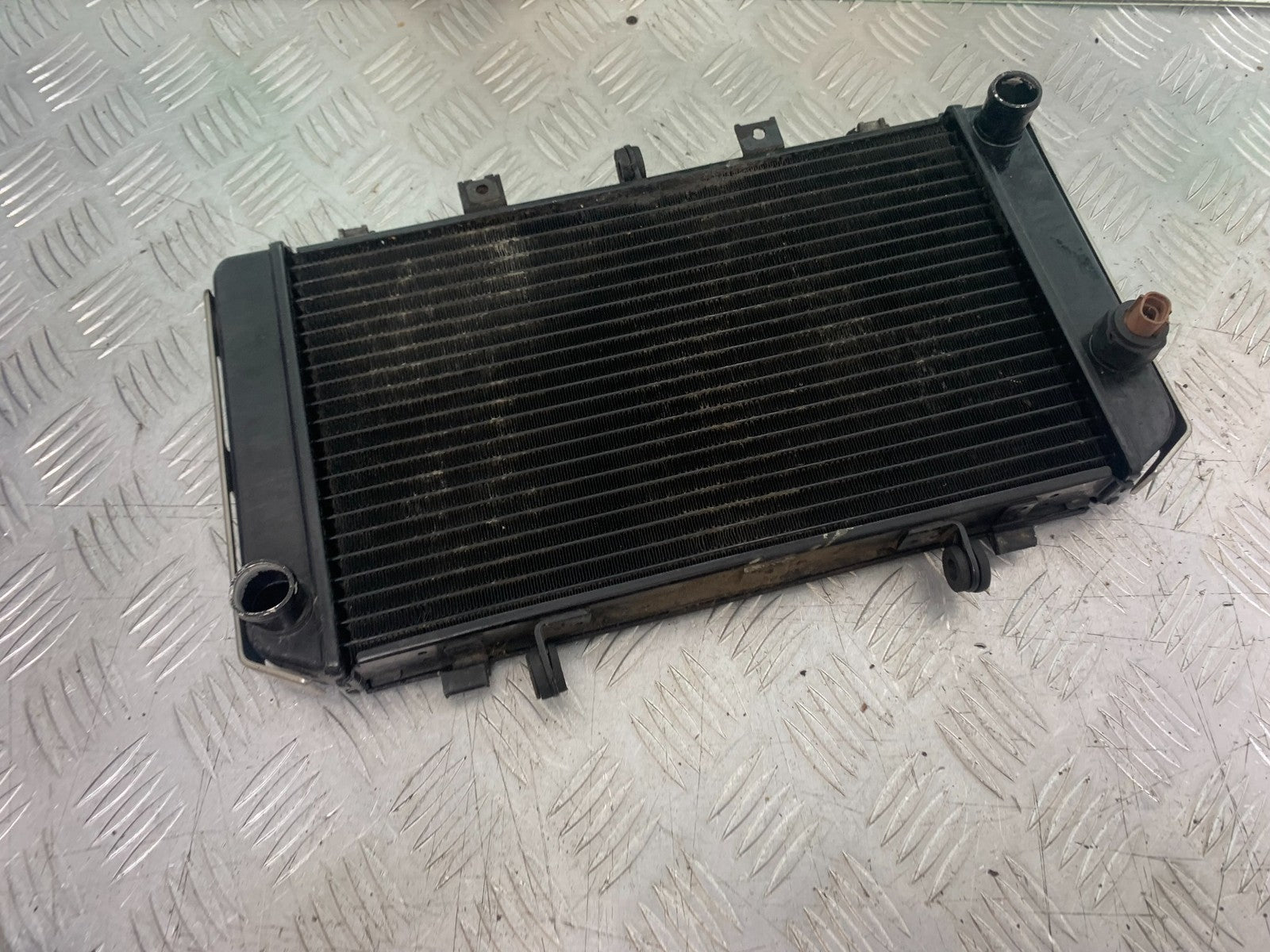 KAWASAKI Z750 Z 750 RADIATOR YEAR 2004-2006  (CMB1234)