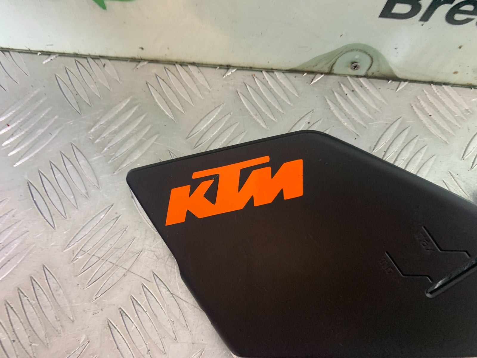 KTM 790 DUKE RIGHT FRAME COVER  YEAR 2018-2021  (CMB11150)