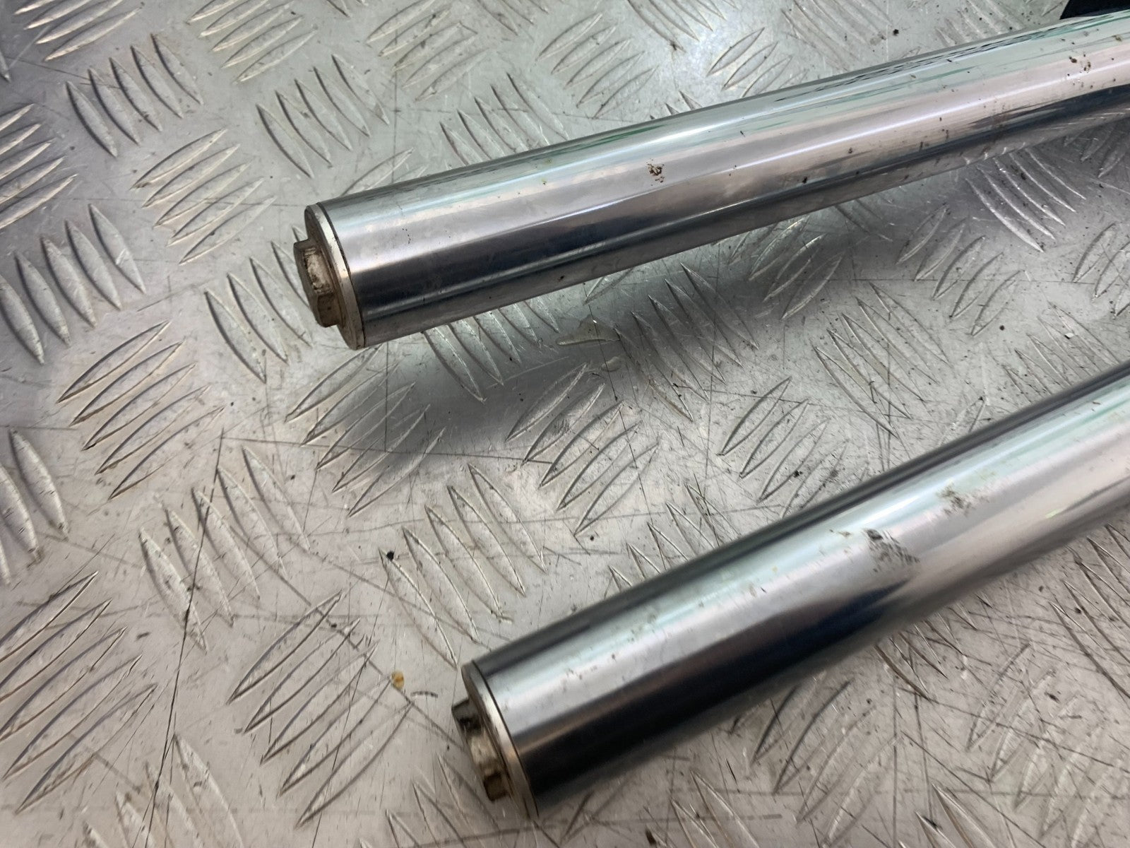 KAWASAKI Z750 Z 750 FORKS  YEAR 2004-2006  (CMB1234)
