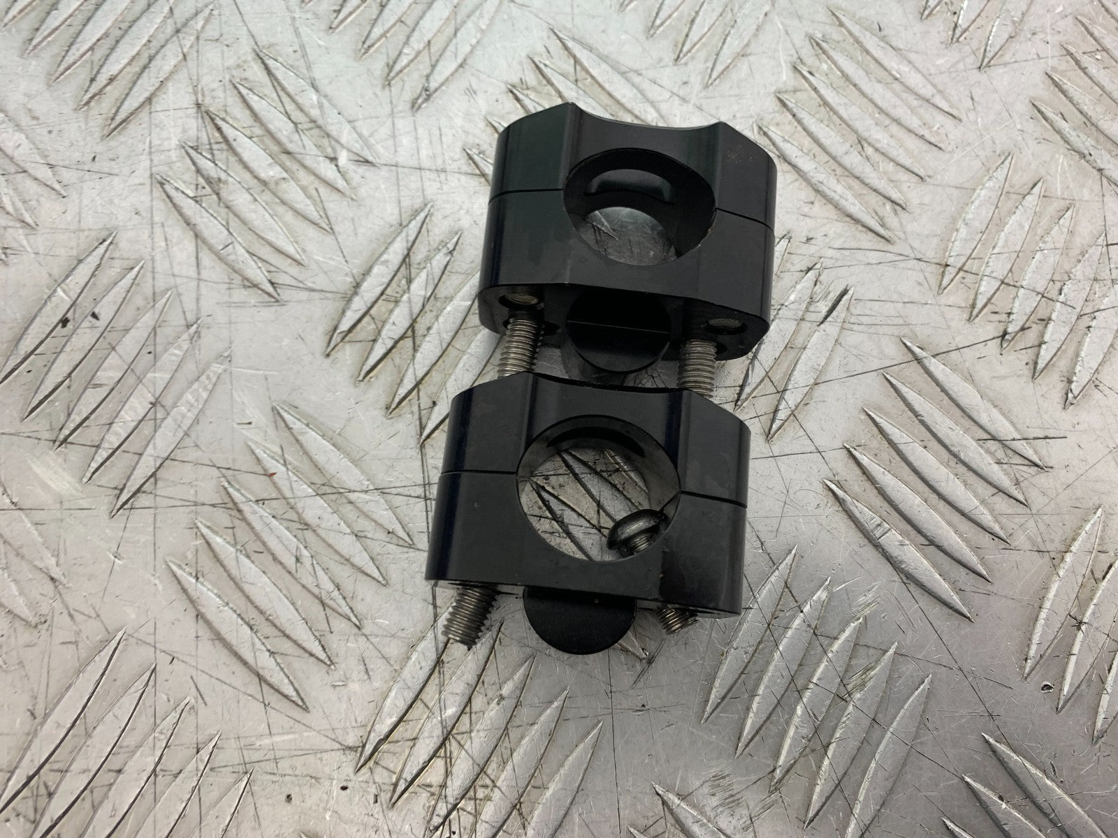 QINGQI QM125 GY-2B HANDLEBARS RISERS   YEAR 2016 (CMB1228)