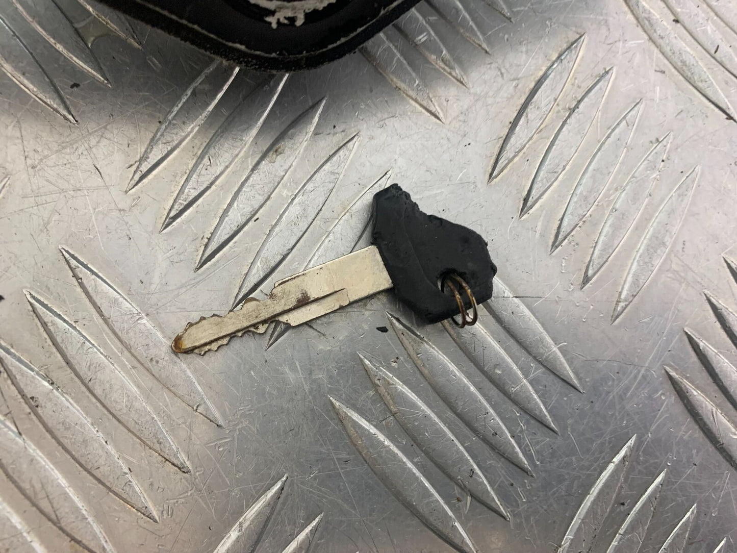 HERALD CLASSIC 125 LOCKS AND KEY   YEAR 2014 (CMB1058)
