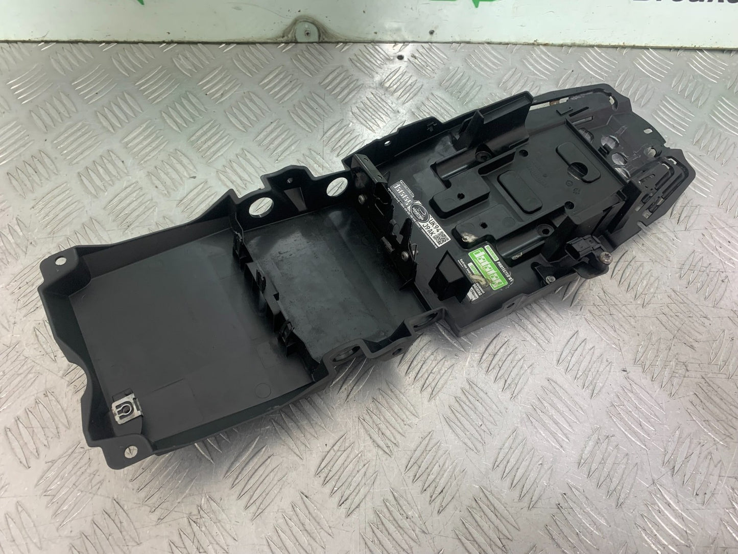 TRIUMPH 675 STREET TRIPLE RX UNDERTRAY    2015- 2017 (CMB1299)