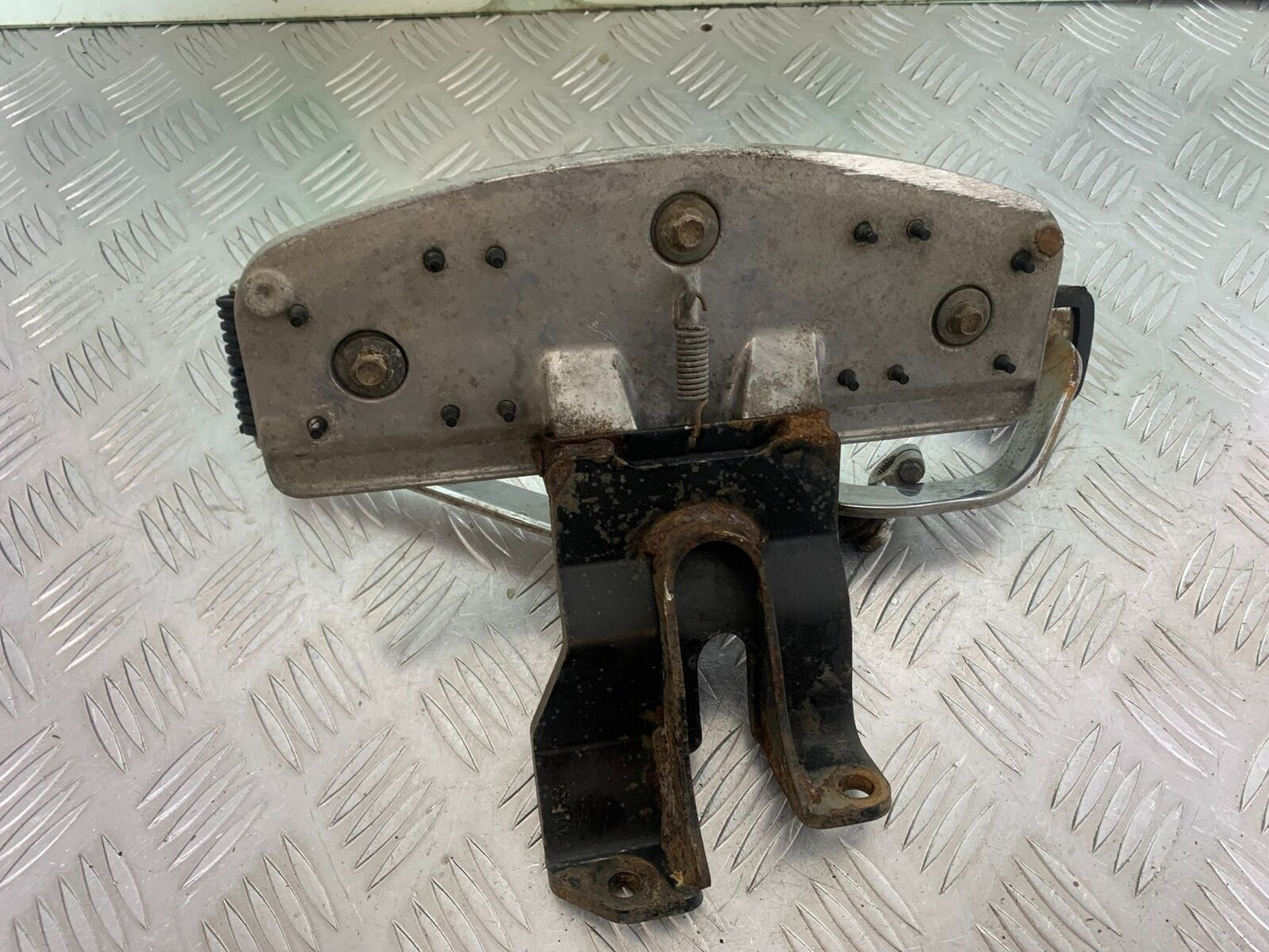 SUZUKI INTRUDER VL800 C800 LEFT FOOTBOARD   YEAR 2012-16 (CMB1039)