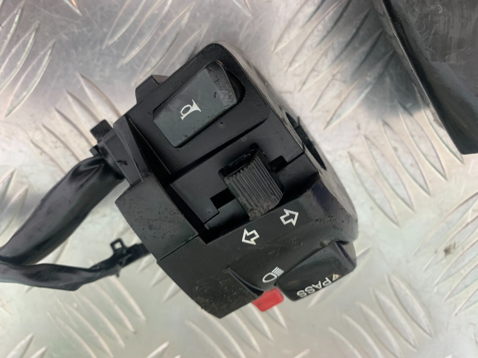 SUZUKI DL 650 V-STROM LEFT SWITCH GEAR YEAR 2016 (STOCK 996)