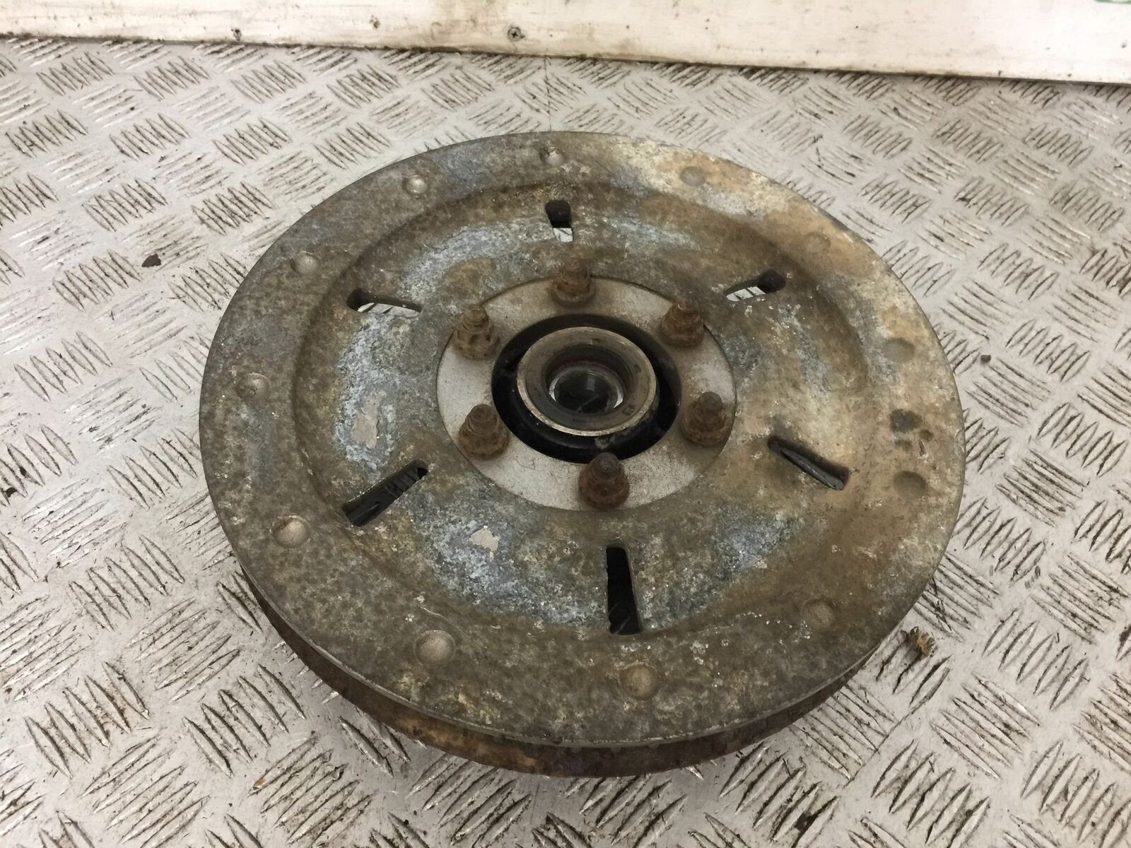 KAWASAKI VN900 VN 900 CUSTOM REAR PULLY YEAR 2015  (STOCK 780)