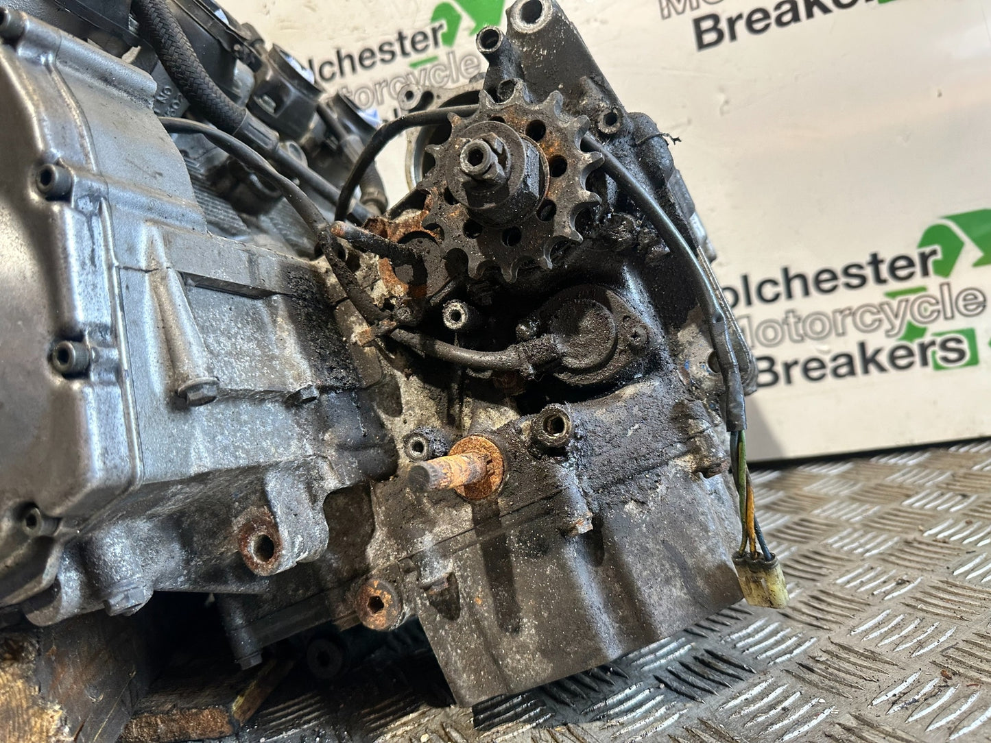SUZUKI GSF600 GSF 600 MK2 BANDIT OIL COOLED ENGINE YEAR 2001-2003 (CMB1157)