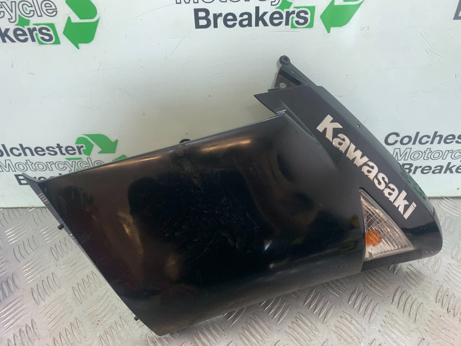 KAWASAKI GTR1400 GTR 1400 RIGHT MIDDLE FAIRING  YEAR 2007-2009 (CMB1174)