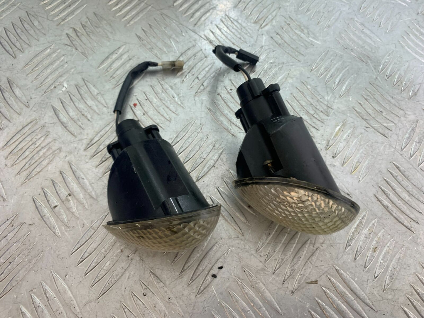 TRIUMPH 955i SPRINT ST FRONT INDICATORS YEAR 1999-2004 (CMB1124)