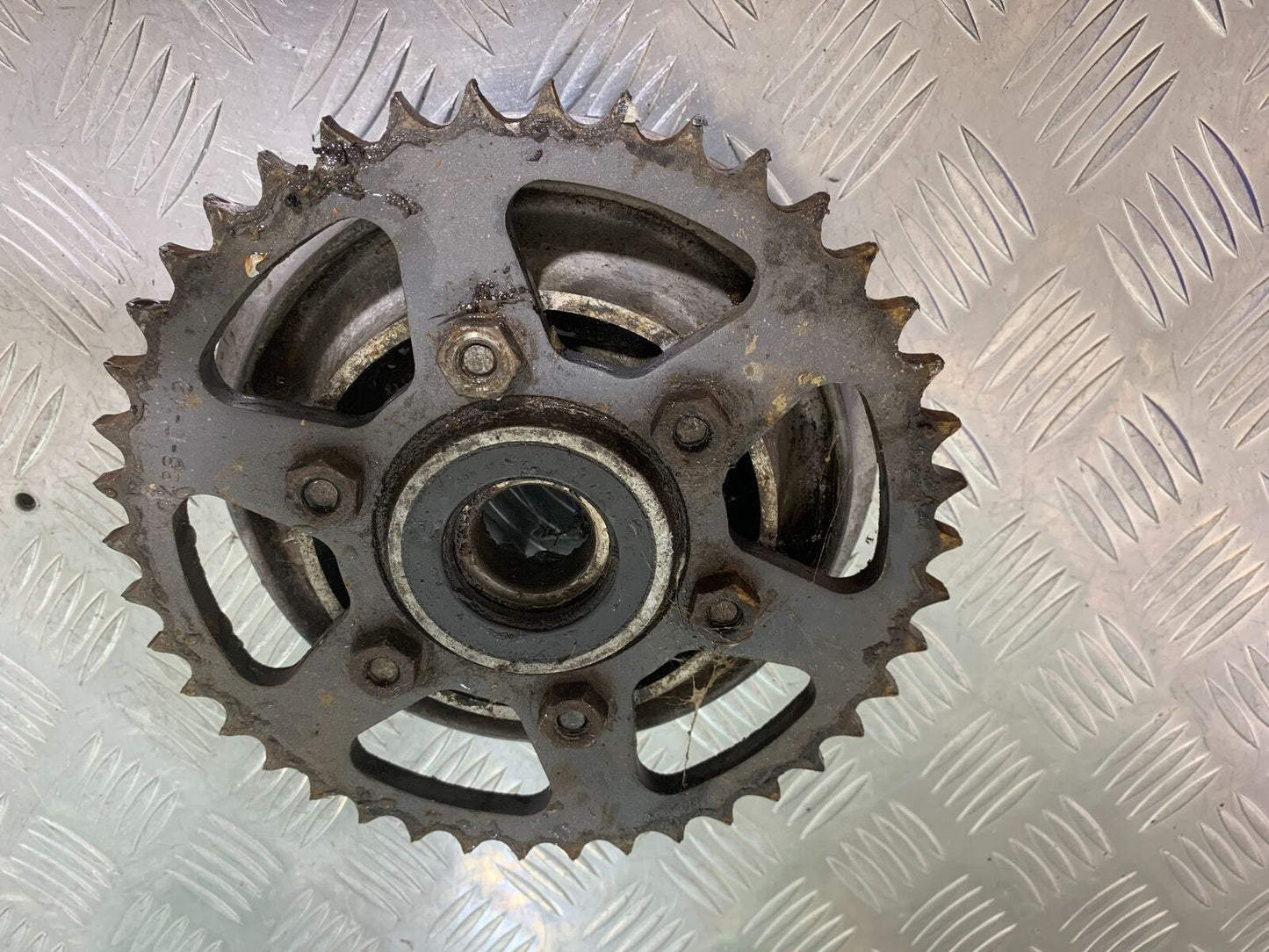 KAWASAKI Z650 Z 650 REAR SPROCKET CARRIER YEAR 1982-183