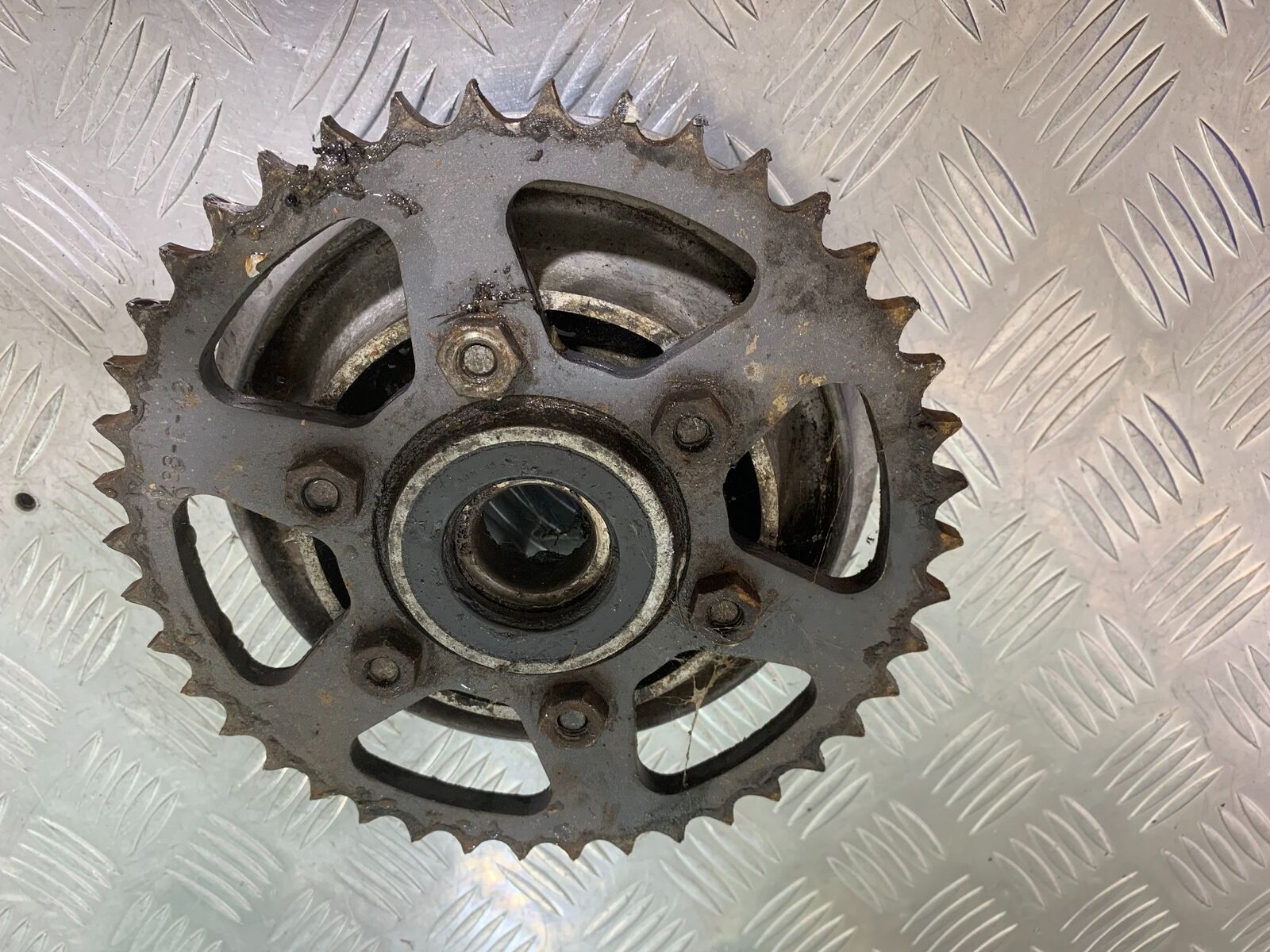 KAWASAKI Z650 Z 650 REAR SPROCKET CARRIER YEAR 1982-183
