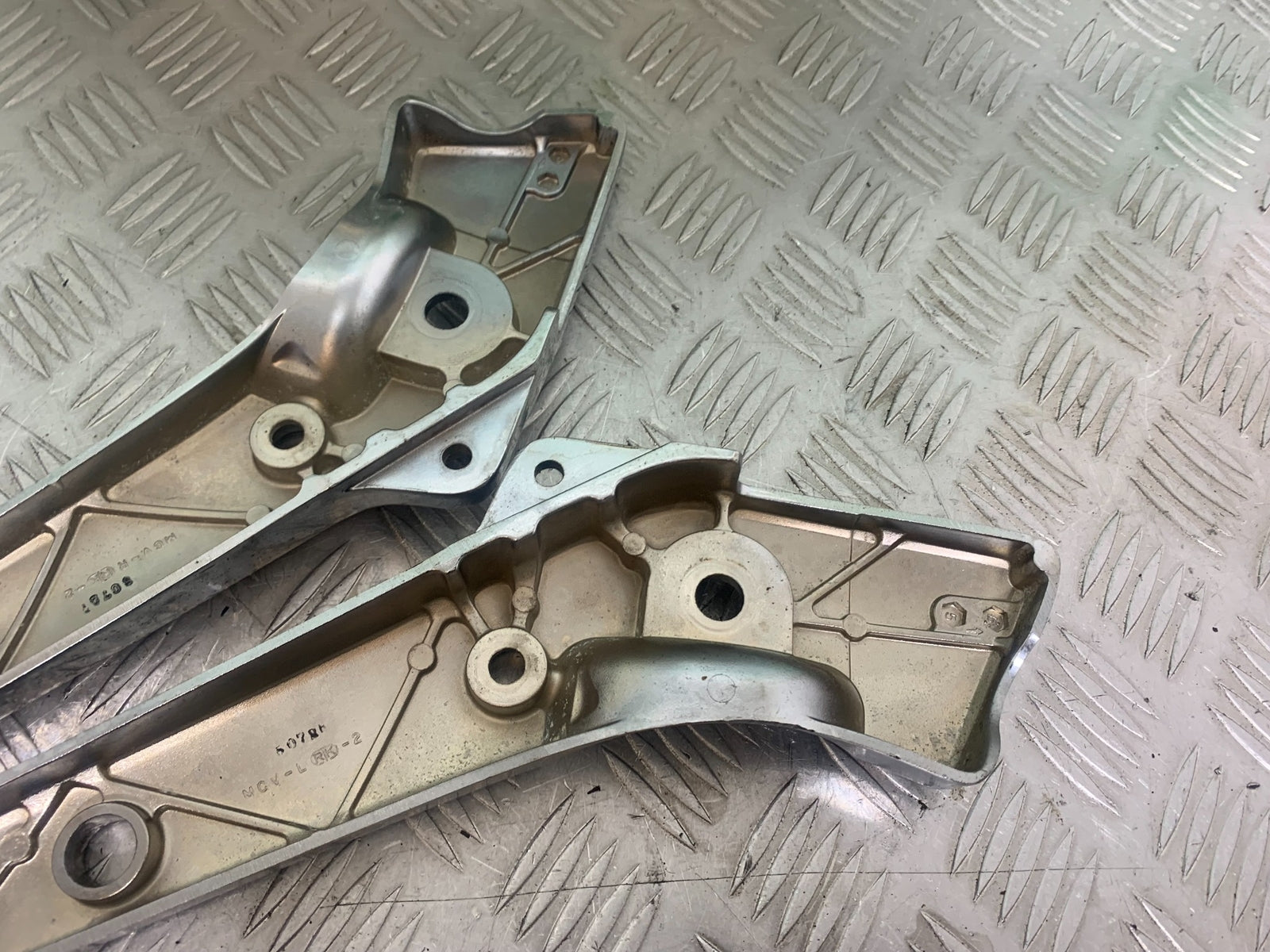 HONDA VTX1300 S-6 REAR MUDGUARD CHROME RAILS  YEAR 2004-09 (CMB1159)