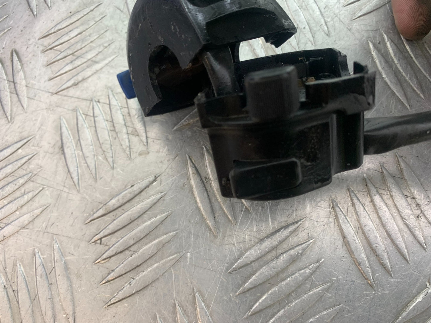 APRILIA 650 PAGASO STRADA LEFT SWITCH GEAR   YEAR 2005-2010 (CMB1260)