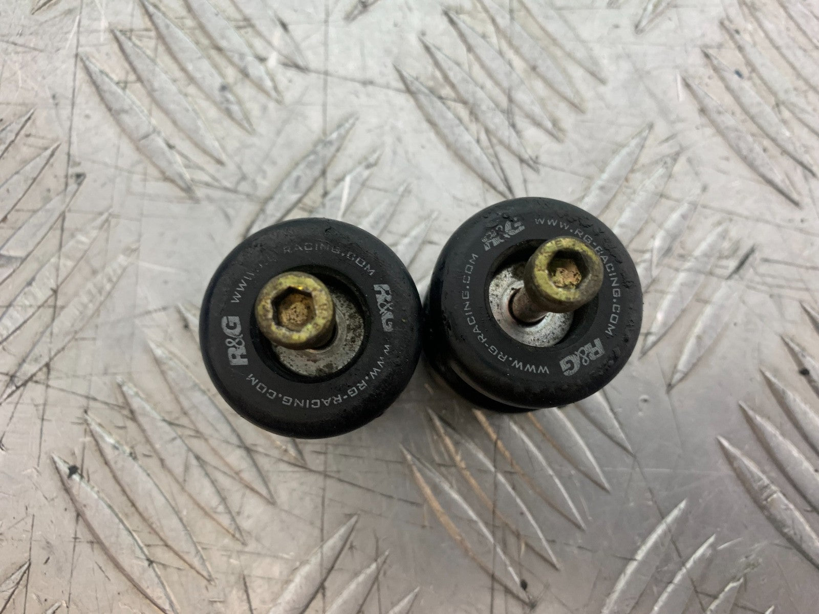YAMAHA XSR900 XSR 900 SWINGARM BOBBINS  YEAR 2022-2024 (CMB1215)