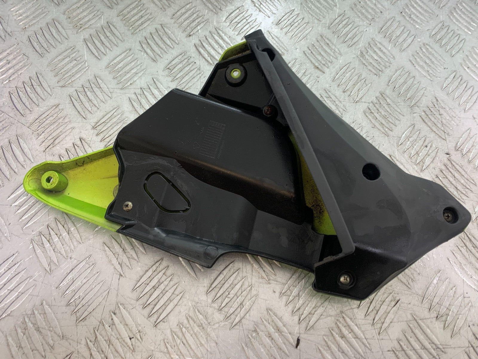 BENELLI BN125 BN 125 RIGHT SIDE FAIRING PANEL   YEAR 2018-2021 (CMB1245)