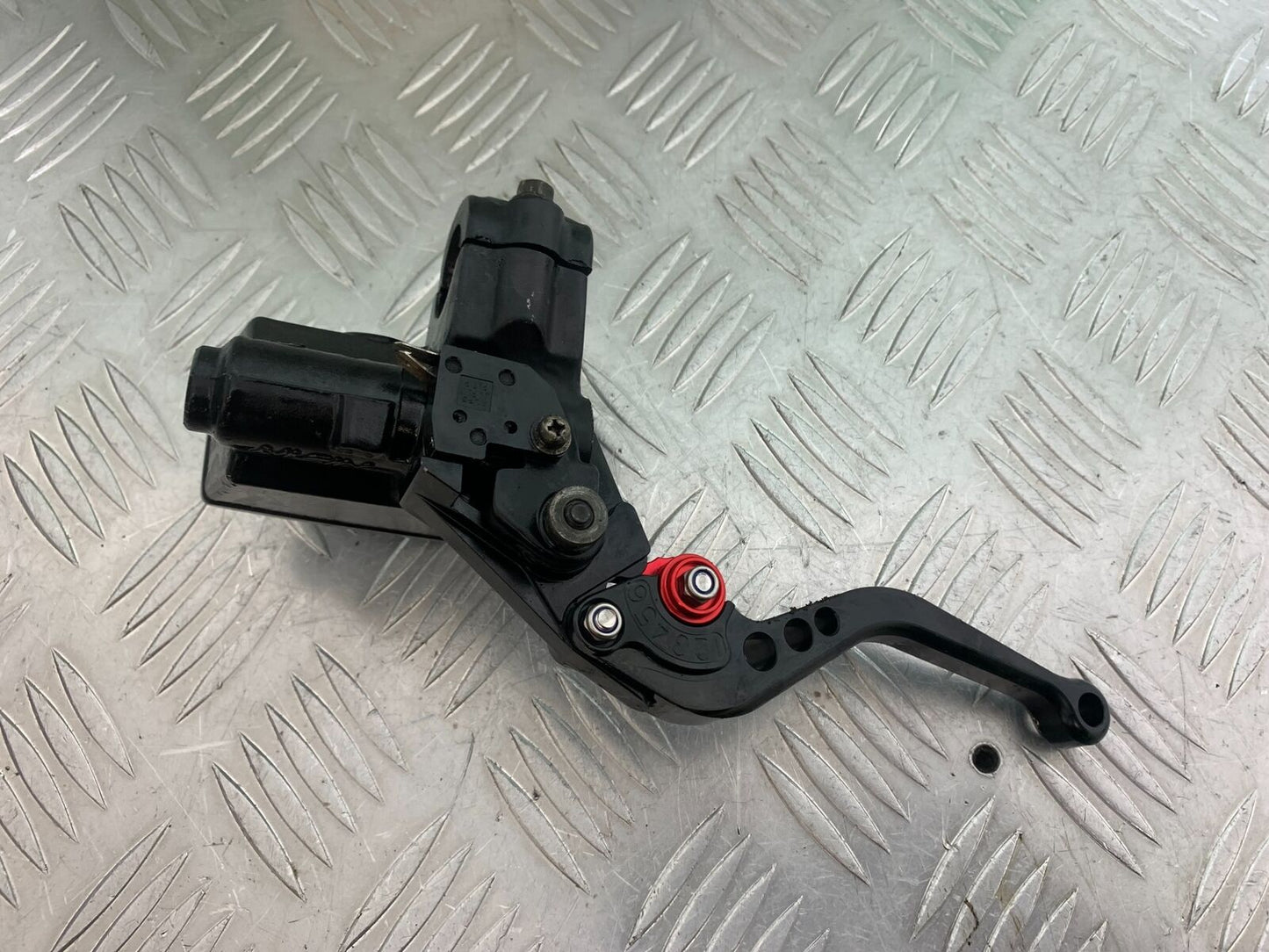 SUZUKI GSF600 GSF 600 BANDIT FRONT MASTER CYLINDER YEAR 2001-2003 (CMB1102)