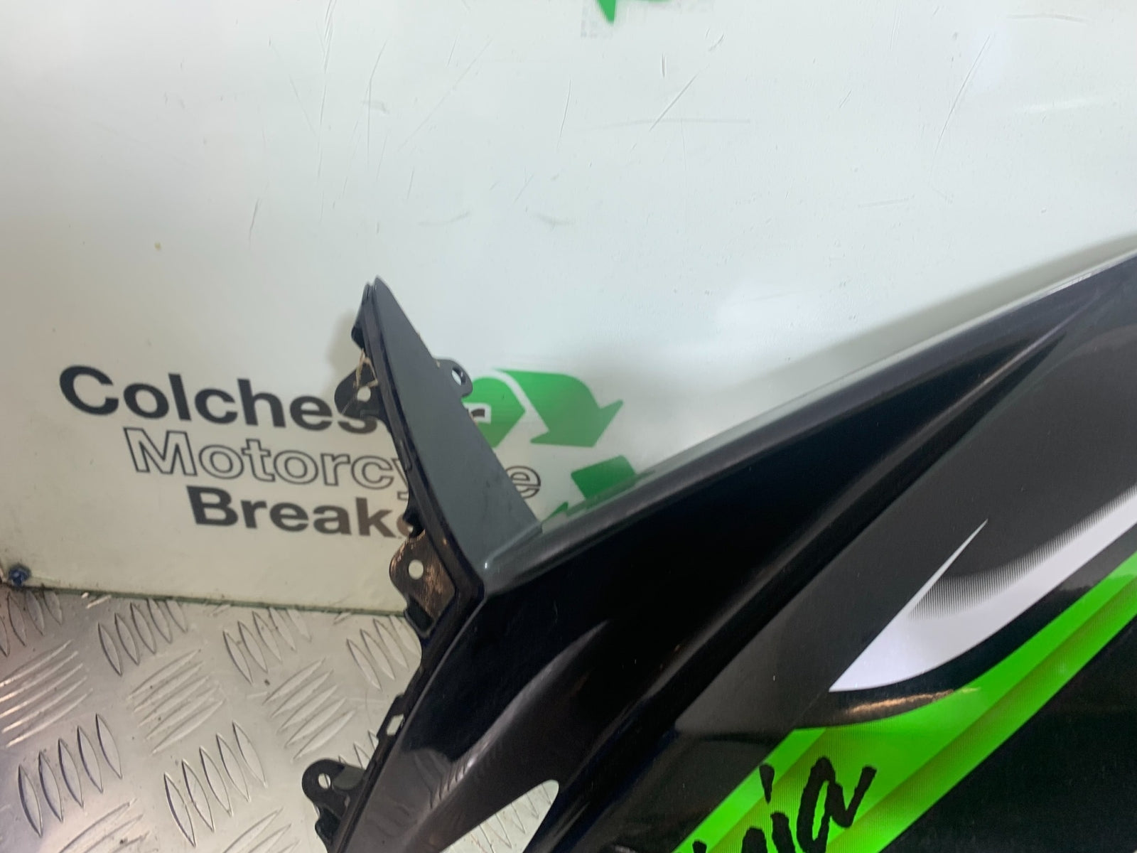 KAWASAKI ZX6R LEFT FAIRING PANEL  YEAR 2009-2012 (CMB1136)