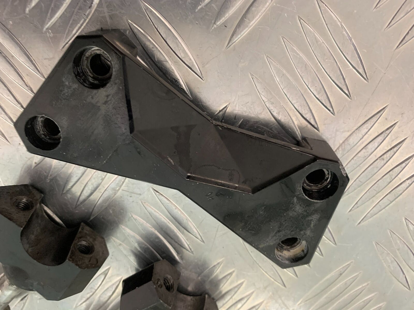 KAWASAKI Z750 Z 750 HANDLEBAR CLAMPS   YEAR 2004-2006  (STOCK 963)