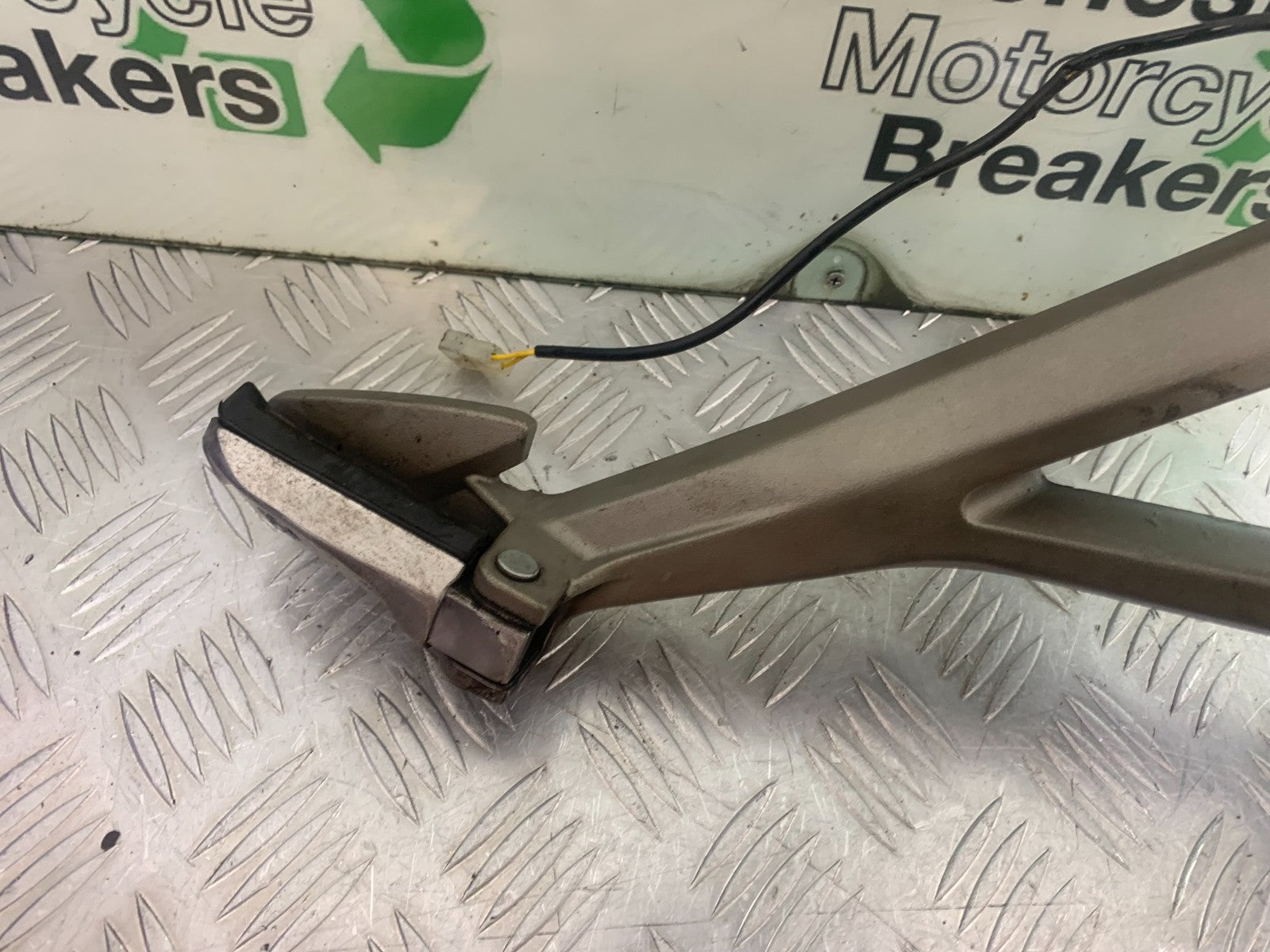 APRILIA SL750 SL 750 SHIVER RIGHT HANGER  YEAR 2008-2016 (CMB1242)