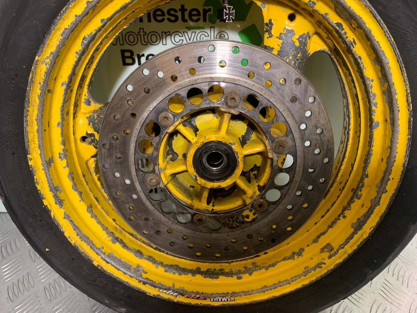 YAMAHA XJR1300 XJR 1300 REAR WHEEL  YEAR  1999-2003 (CMB1119)