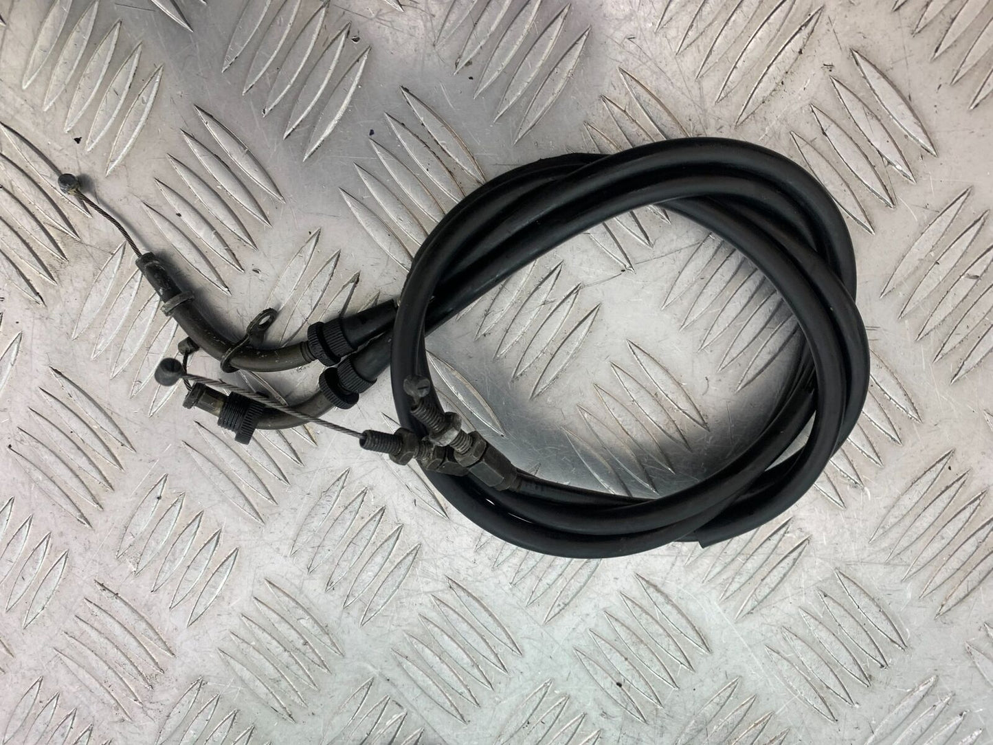 SUZUKI GSF600 GSF 600 BANDIT THROTTLE CABLES  YEAR 2001-2003 (CMB1102)