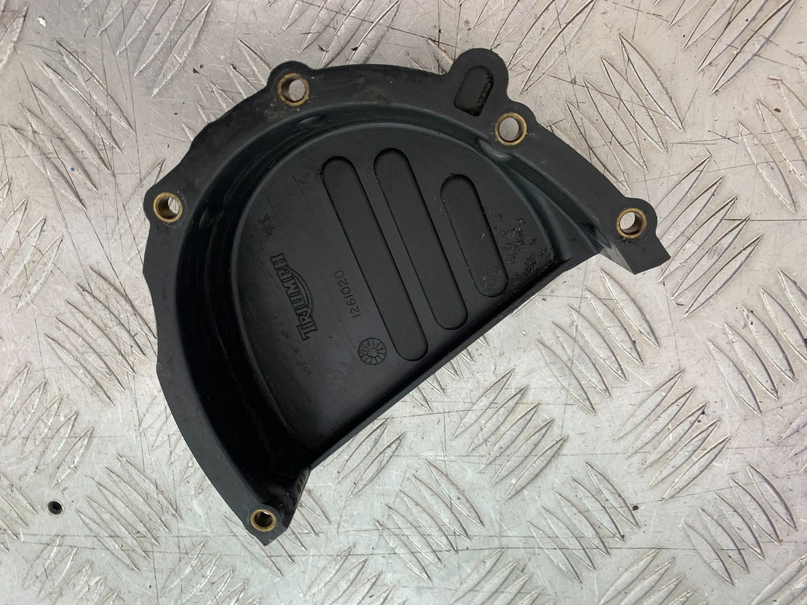 TRIUMPH 955i DAYTONA SPROCKET COVER  YEAR 2002-2006 (CMB1229)