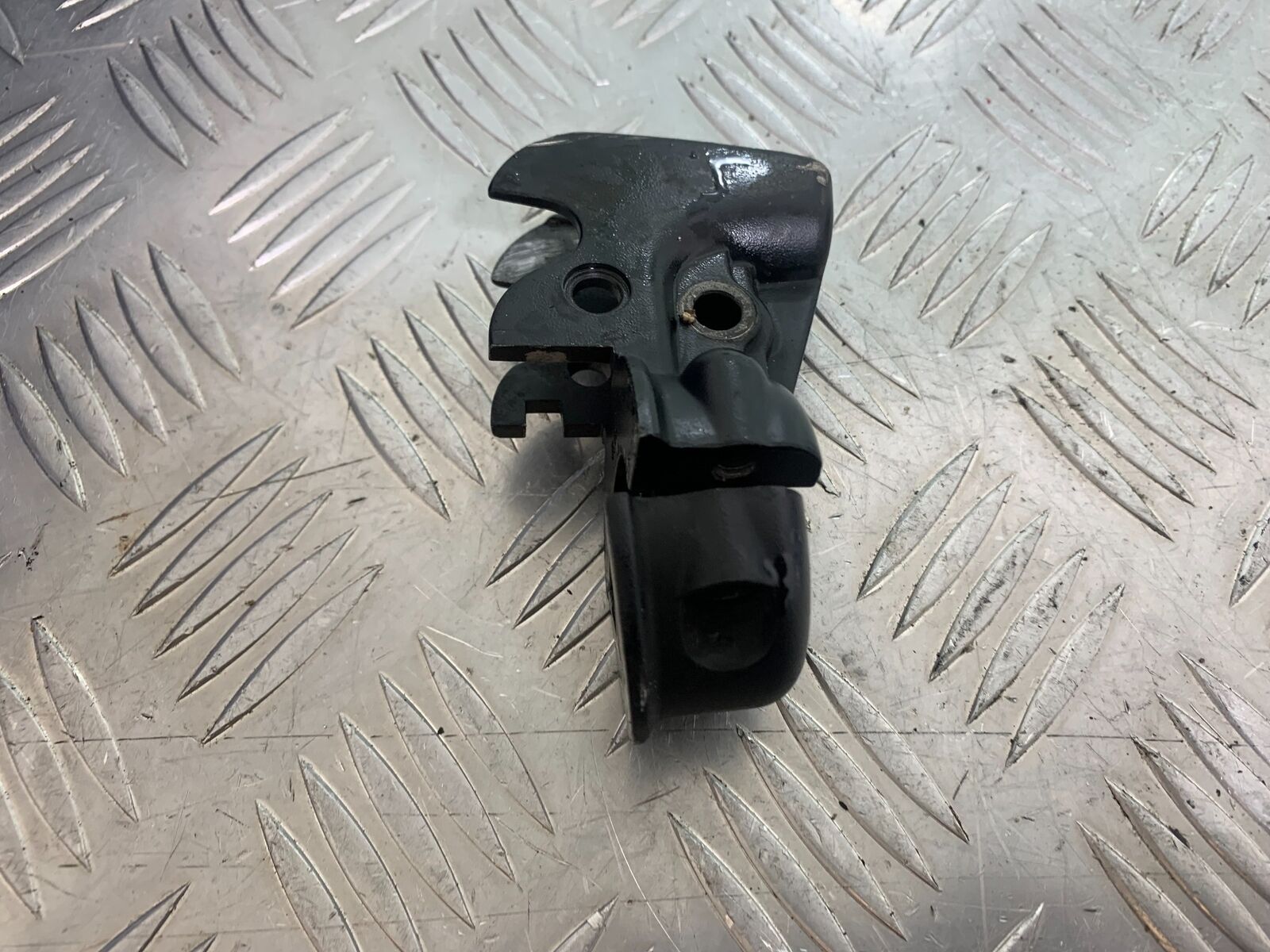 HARLEY DAVIDSON XL883 N IROD CLUTCH LEVER BRACKET  YEAR 2020  (CMB1116)