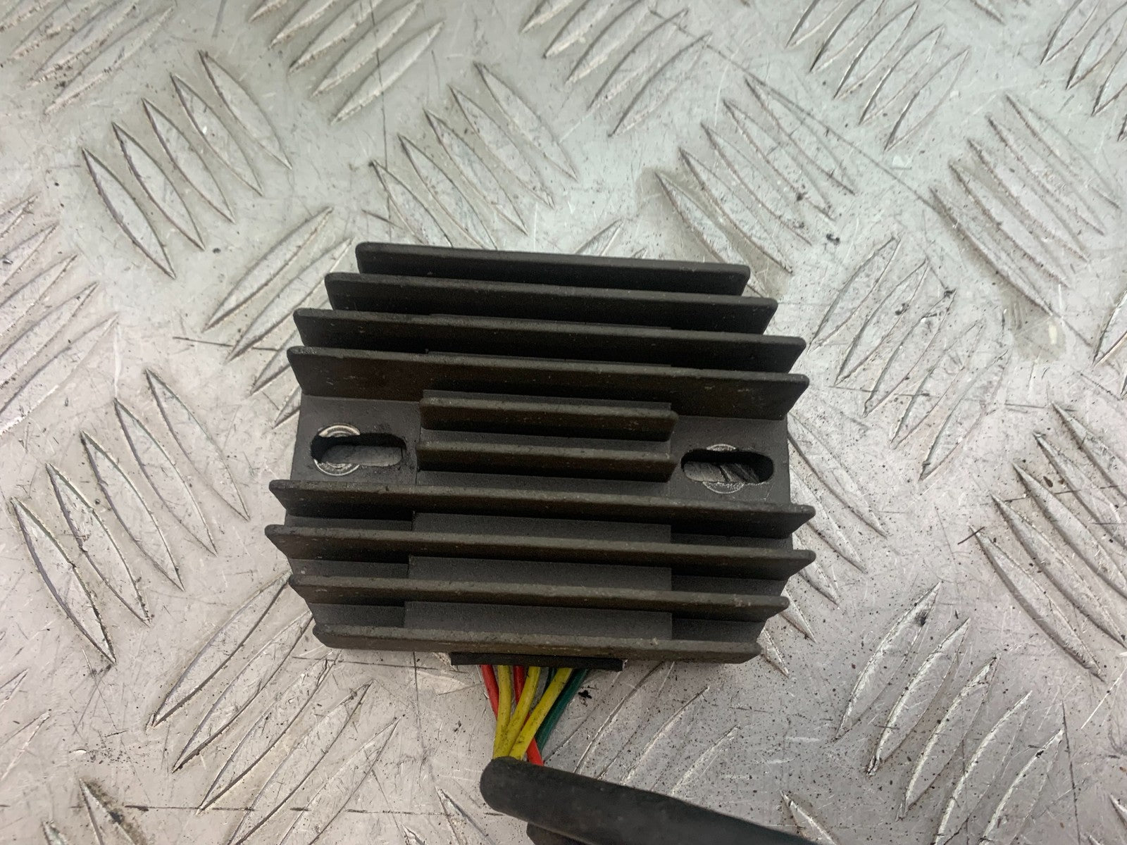 TRIUMPH 955i SPRINT ST REGULATOR   1999-2004 (CMB1176)
