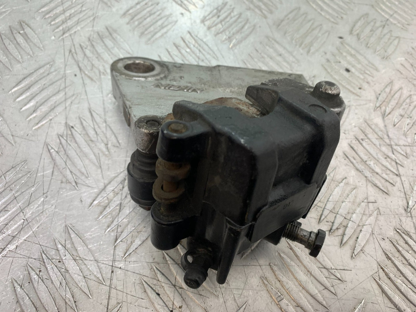 TRIUMPH 955i DAYTONA REAR BRAKE CALIPER YEAR 2002-2006 (CMB1229)
