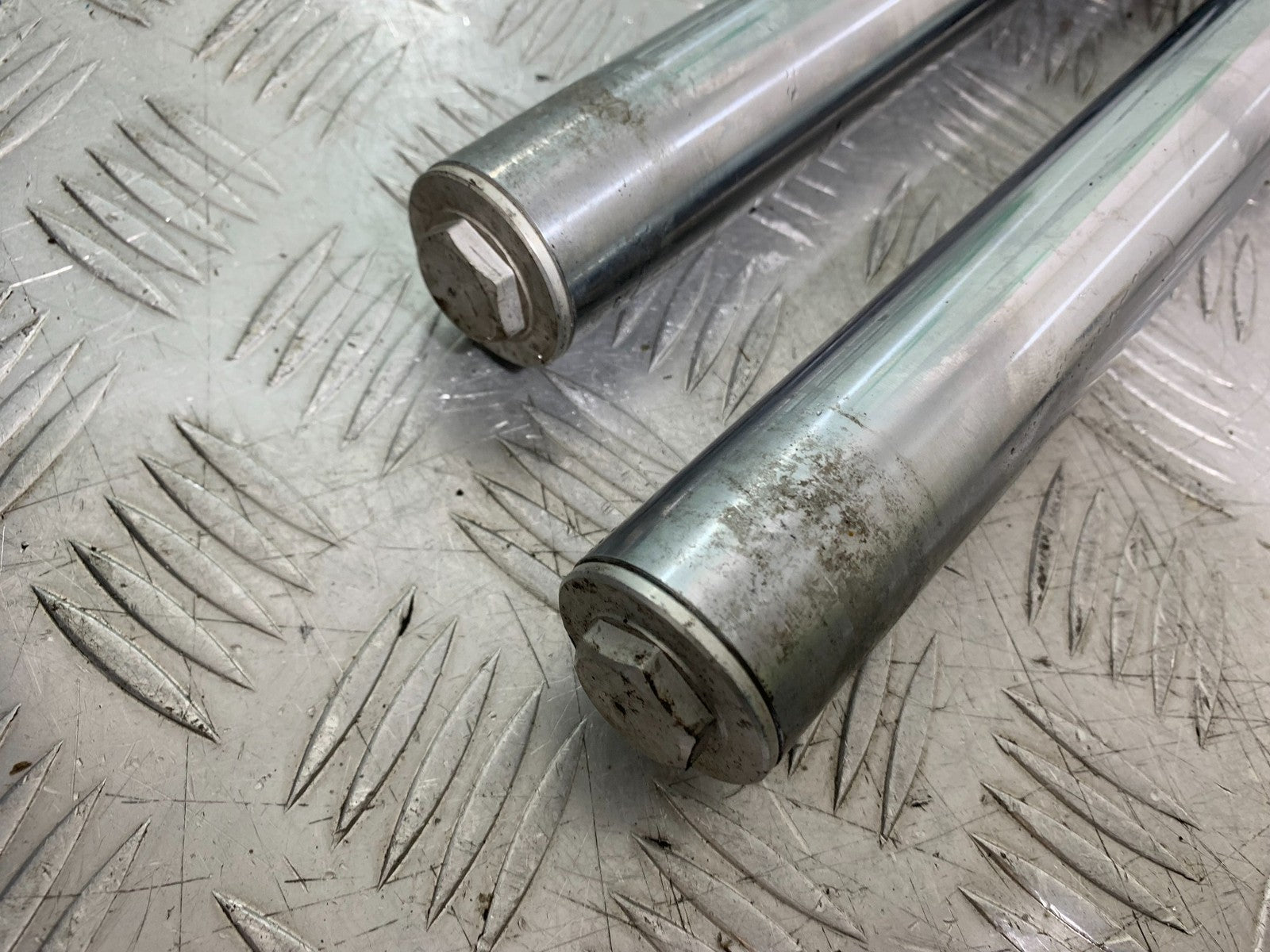 ROYAL ENFIELD HIMALAYAN 411 FORKS  YEAR 2018-2023 (CMB1279)