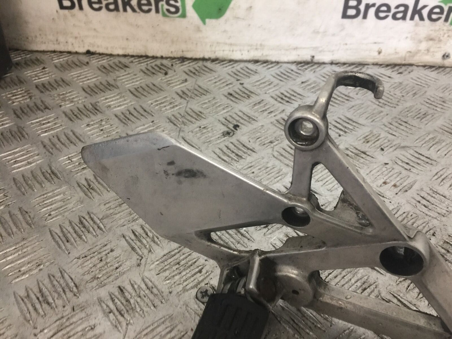 HONDA CBR600 CBR 600 FRONT RIGHT HANGER  YEAR 1996 (STOCK 798)
