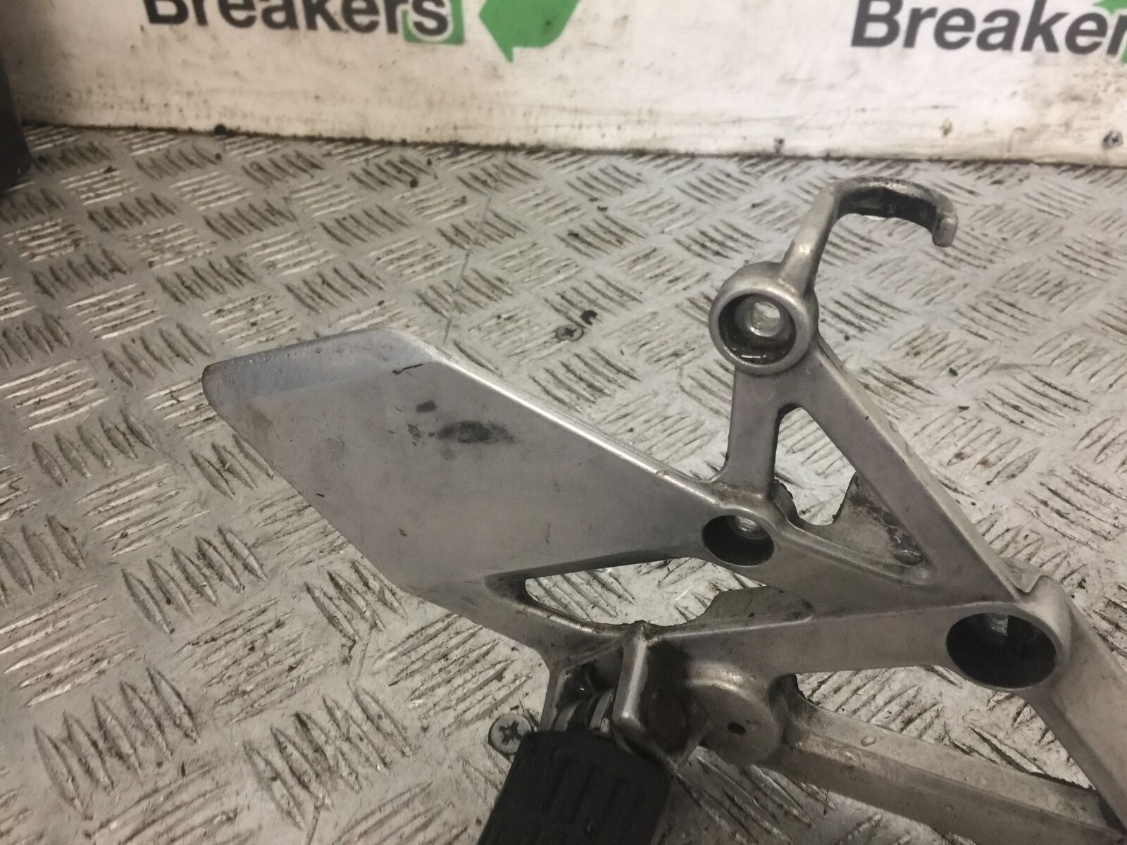 HONDA CBR600 CBR 600 FRONT RIGHT HANGER  YEAR 1996 (STOCK 798)