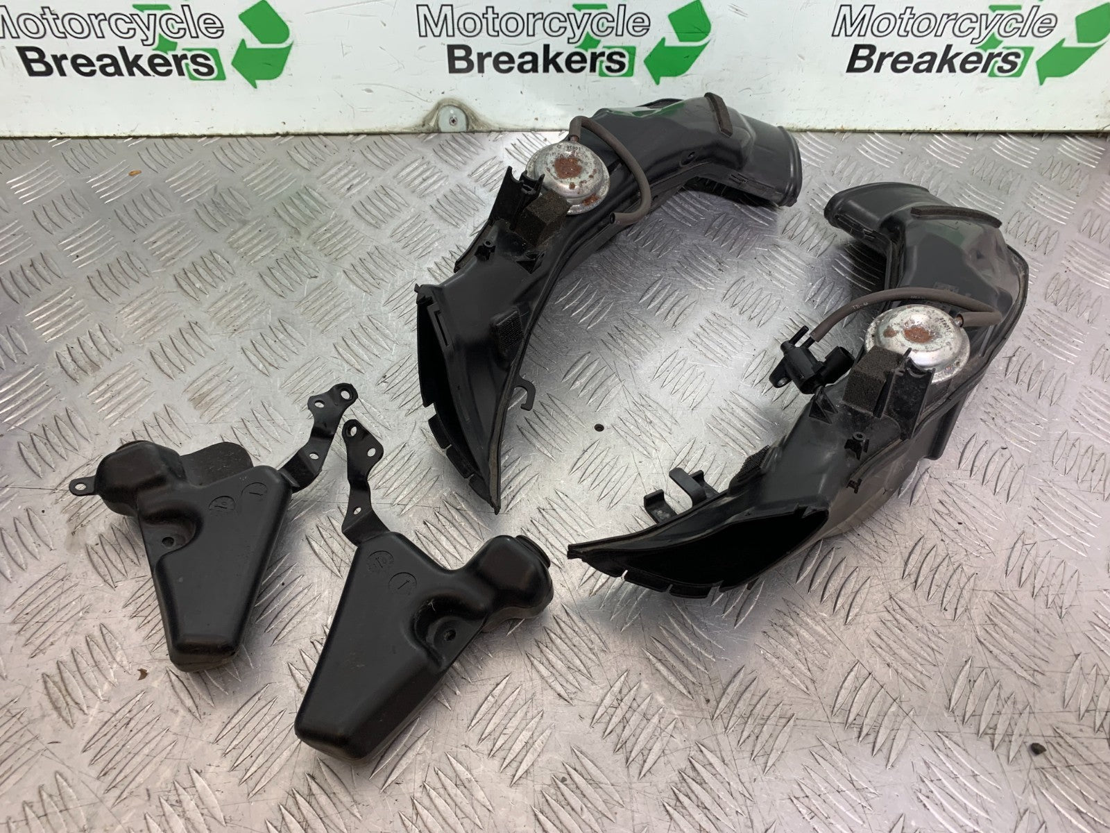 HONDA CBR1000 RR AIR TUBES YEAR  2008-2011 (CMB1330) 