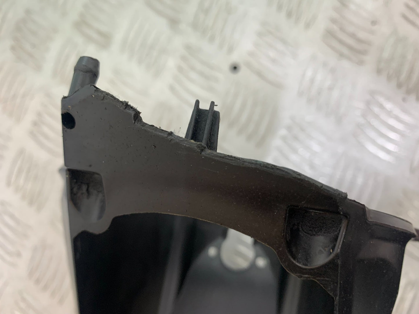 DUCATI 1299 PANIGALE FAN AIR DUCT (DAMAGED) YEAR 2016 (CMB 1187)