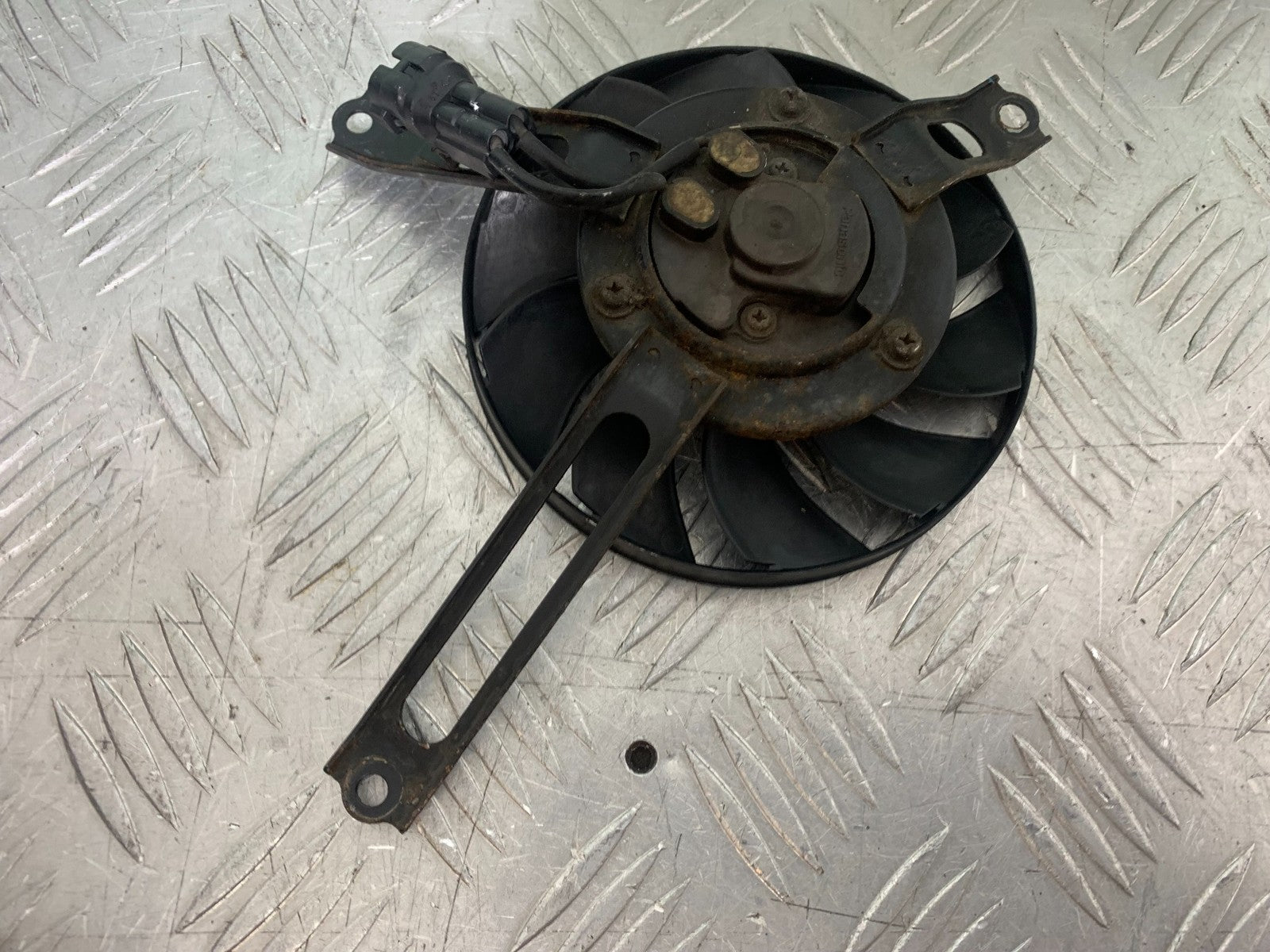 HONDA CBR1000 rr FIREBLADE RADIATOR FAN 2012-2016 (CMB1280)