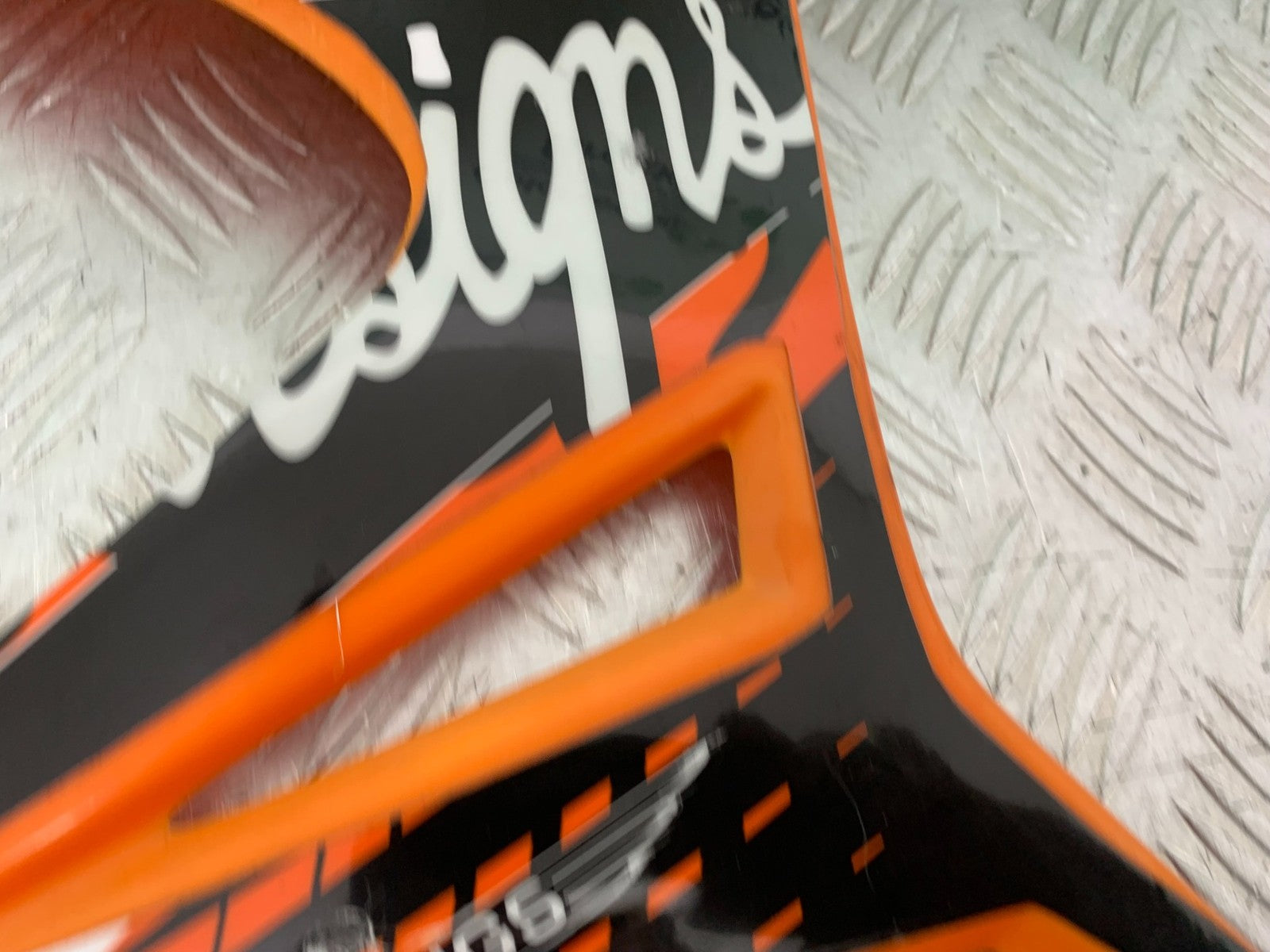 QINGQI QM125 GY-2B RIGHT TANK COWL  YEAR 2016 (CMB1228)