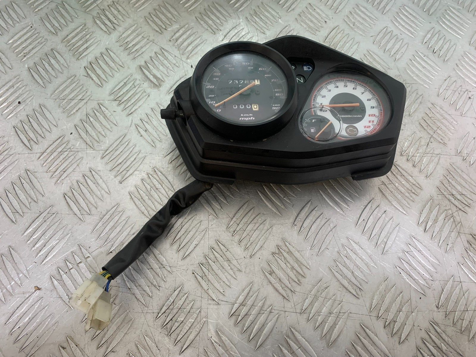 HONDA CBF125 CBF 125 CLOCKS SPEEDO DASH  YEAR 2009-14 (CMB1182)