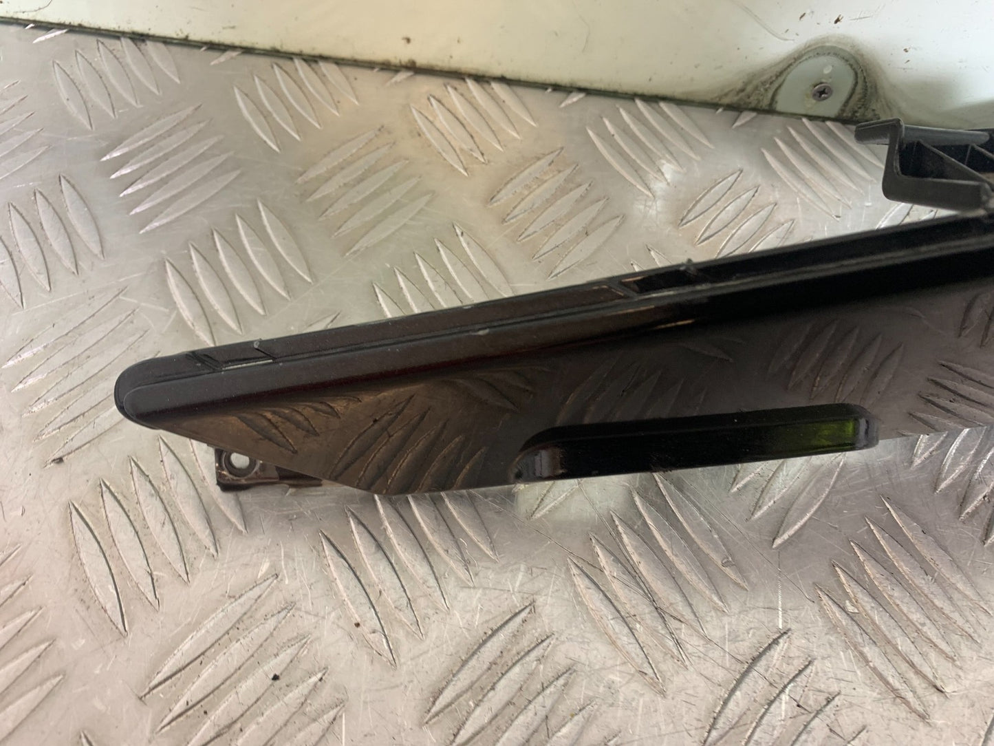 APRILIA RSV4 FACTORY LEFT SEAT PANEL  YEAR 2009-2012 (CMB1224)