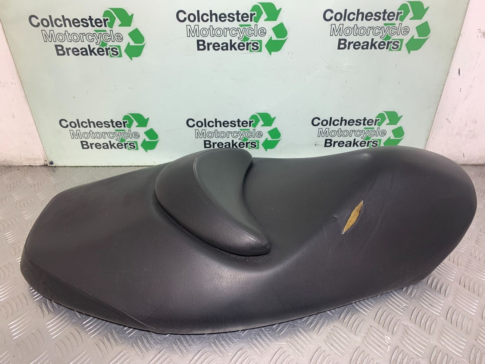 SUZUKI AN 200 UN 200 BURGMAN SEAT YEAR 2007-09 (CMB1128)