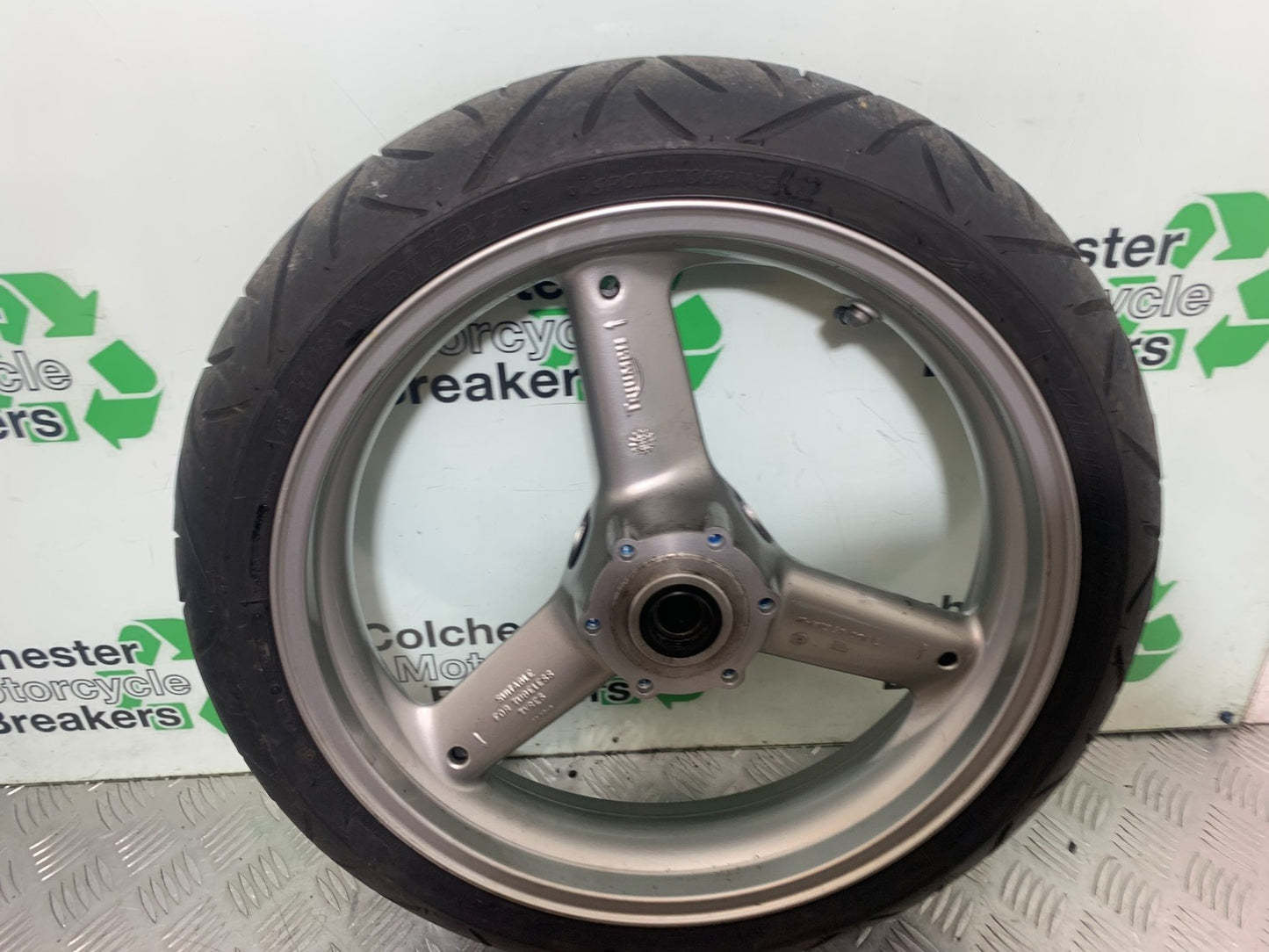 TRIUMPH 955i SPRINT ST FRONT WHEEL (TYRE IS GGOD) 1999-2004 (CMB1176)