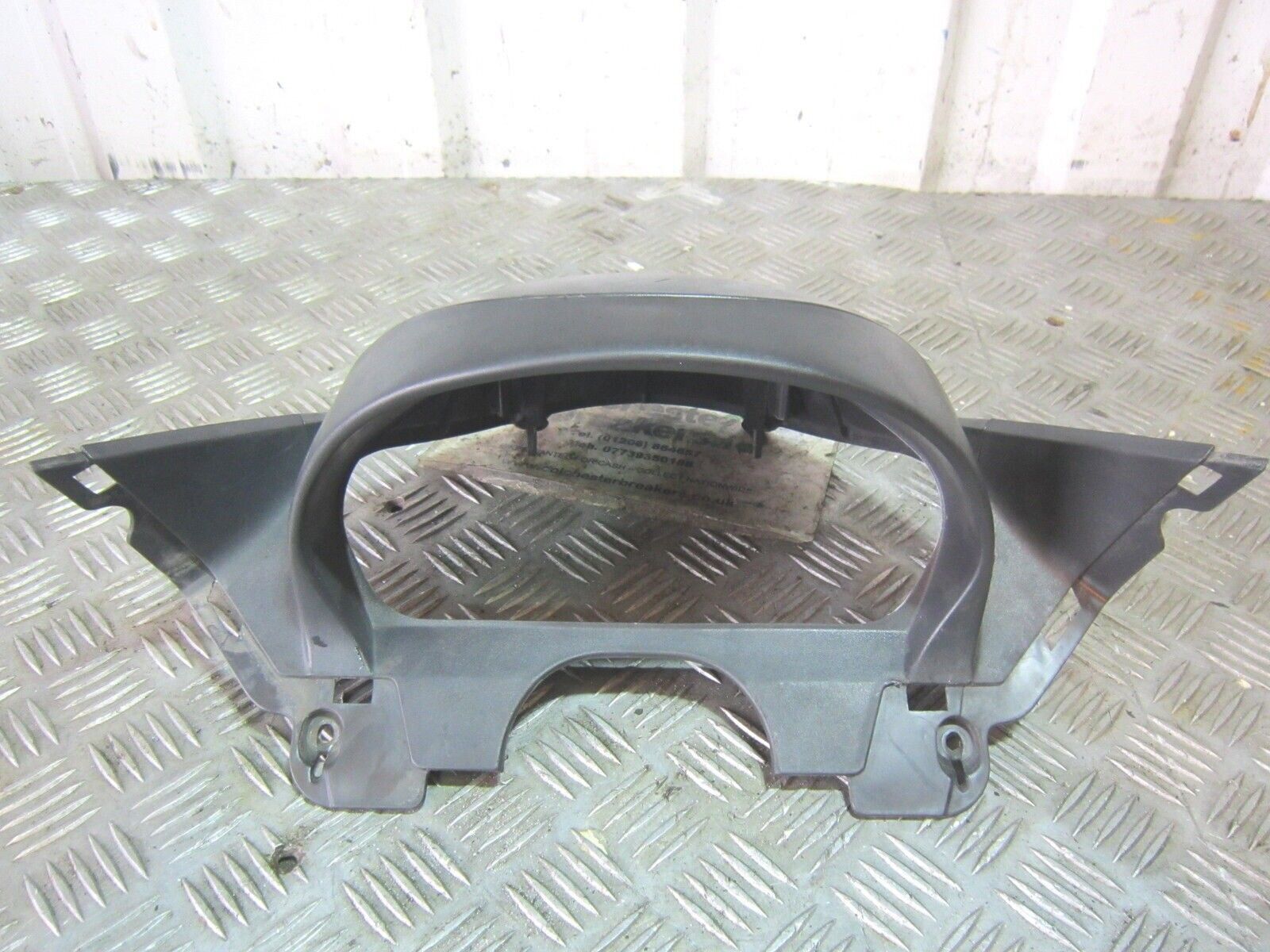 SUZUKI AN400 AN 400 BURGMAN CLOCKS INFILL COVER YEAR 2002 (CARBED MODEL)