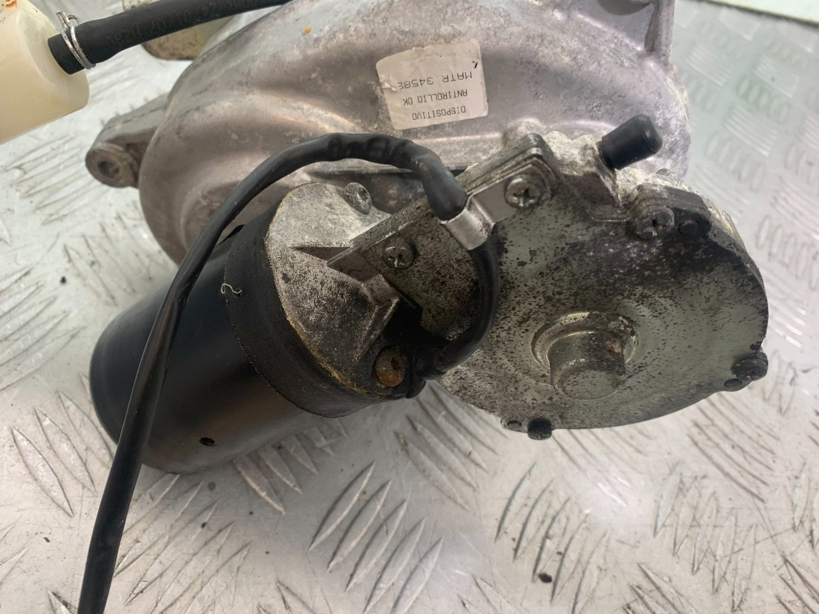 PIAGGIO MP3 250 ie ANTI ROLL STEERING PUMP YEAR 2007 (CMB1307)