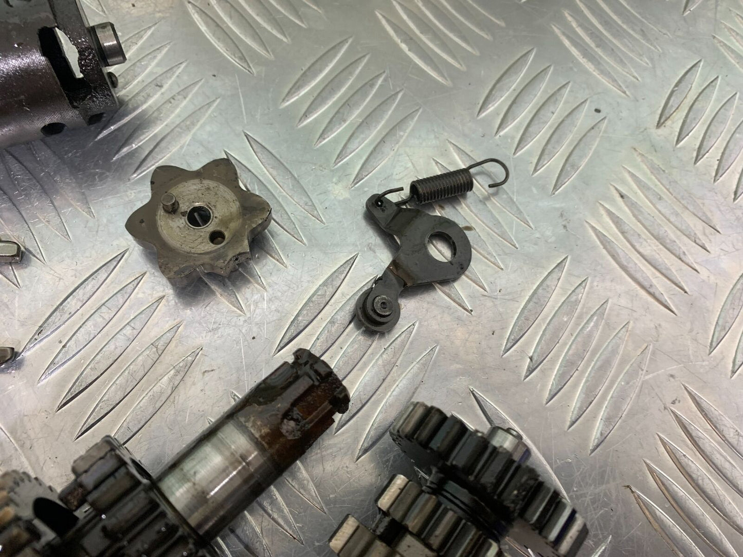 YAMAHA XT125X XT125 X GEAR BOX  YEAR 2008 (STOCK 857)
