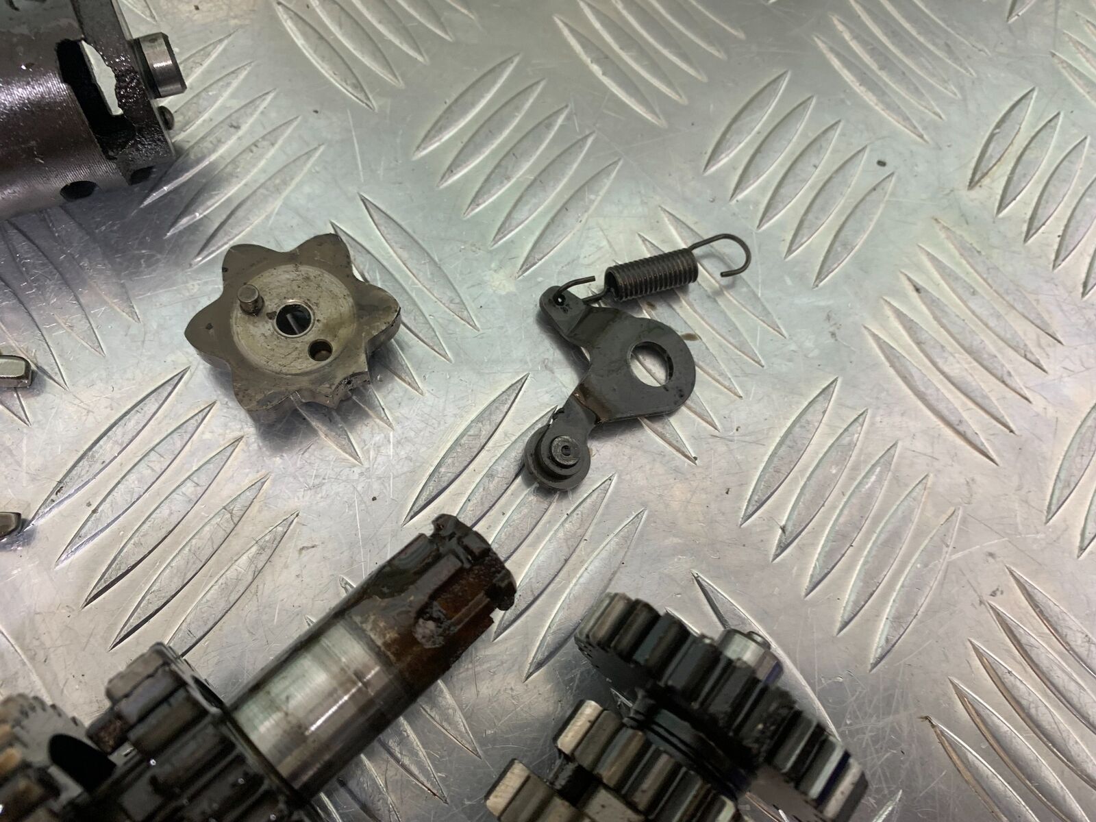 YAMAHA XT125X XT125 X GEAR BOX  YEAR 2008 (STOCK 857)