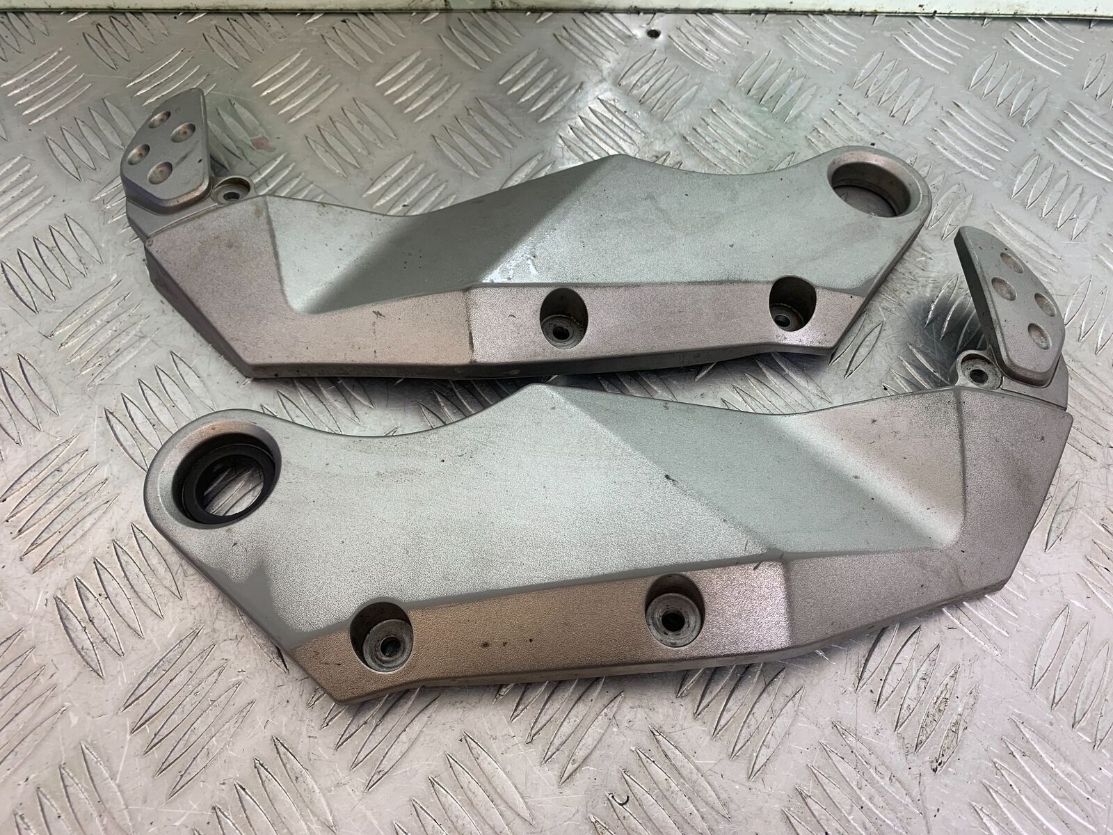 KAWASAKI Z750 Z 750 LEFT AND RIGHT INFILL COVERS  YEAR 2004-2006  (CMB1104)