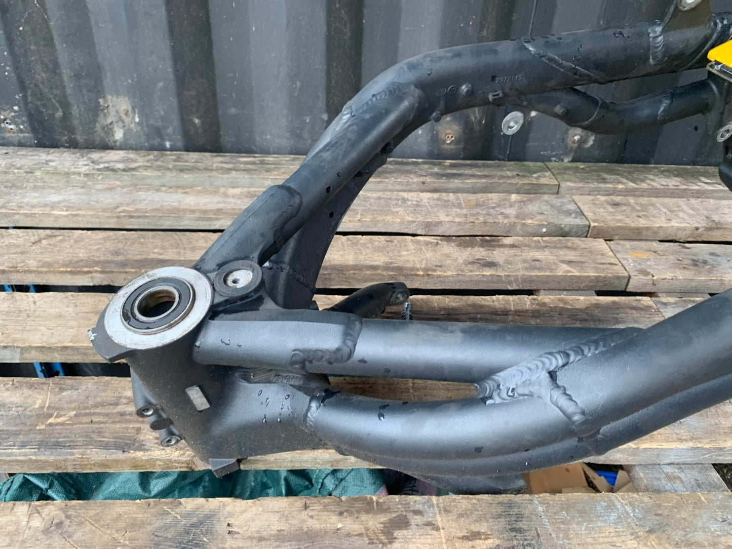 TRIUMPH 1050 SPEED TRIPLE FRAME REG LOG BOOK YEAR 2005-2007 (CMB1322)