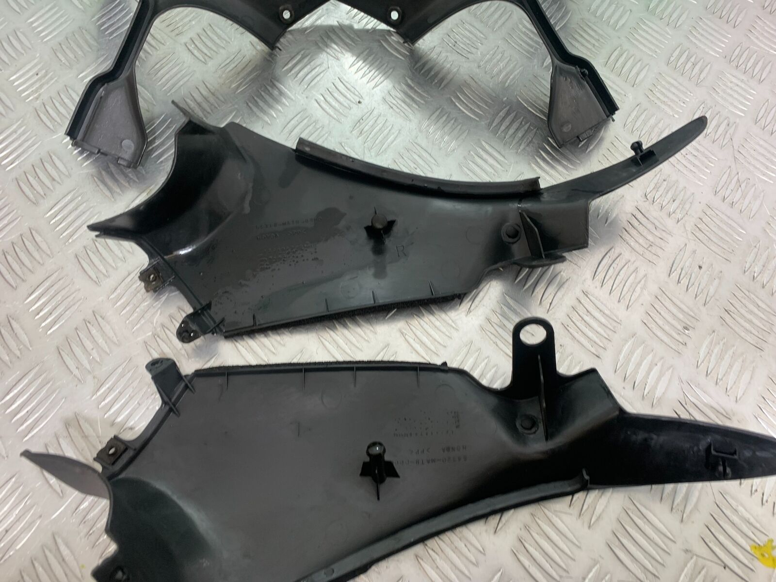 HONDA CBR1100 BLACKBIRD TOP FAIRING INFILLS  YEAR 1999-2005 (CMB1103)