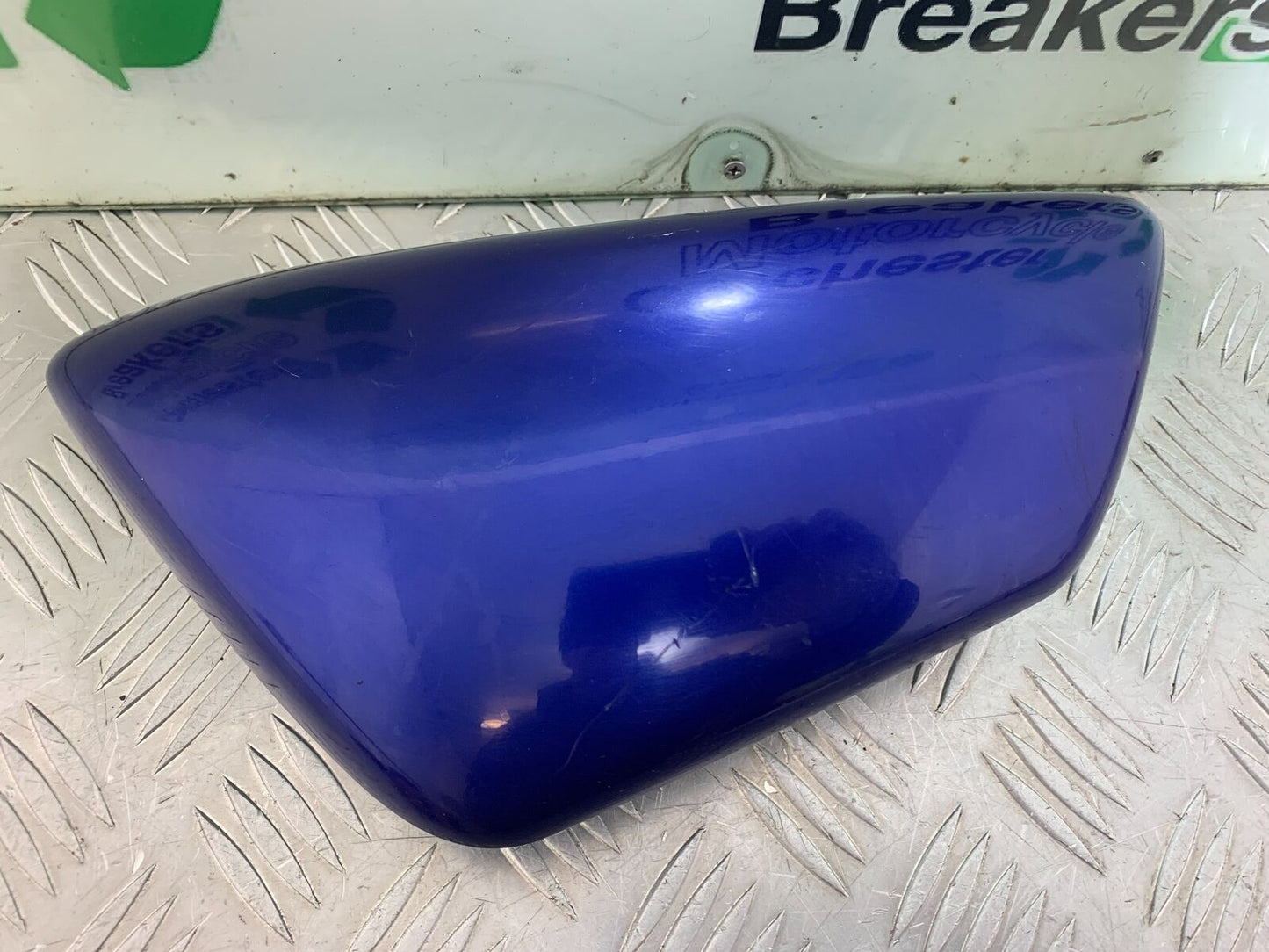 TRIUMPH THUNDERBIRD 1600 RIGHT SEAT PANEL   YEAR 2011 (CMB1107)