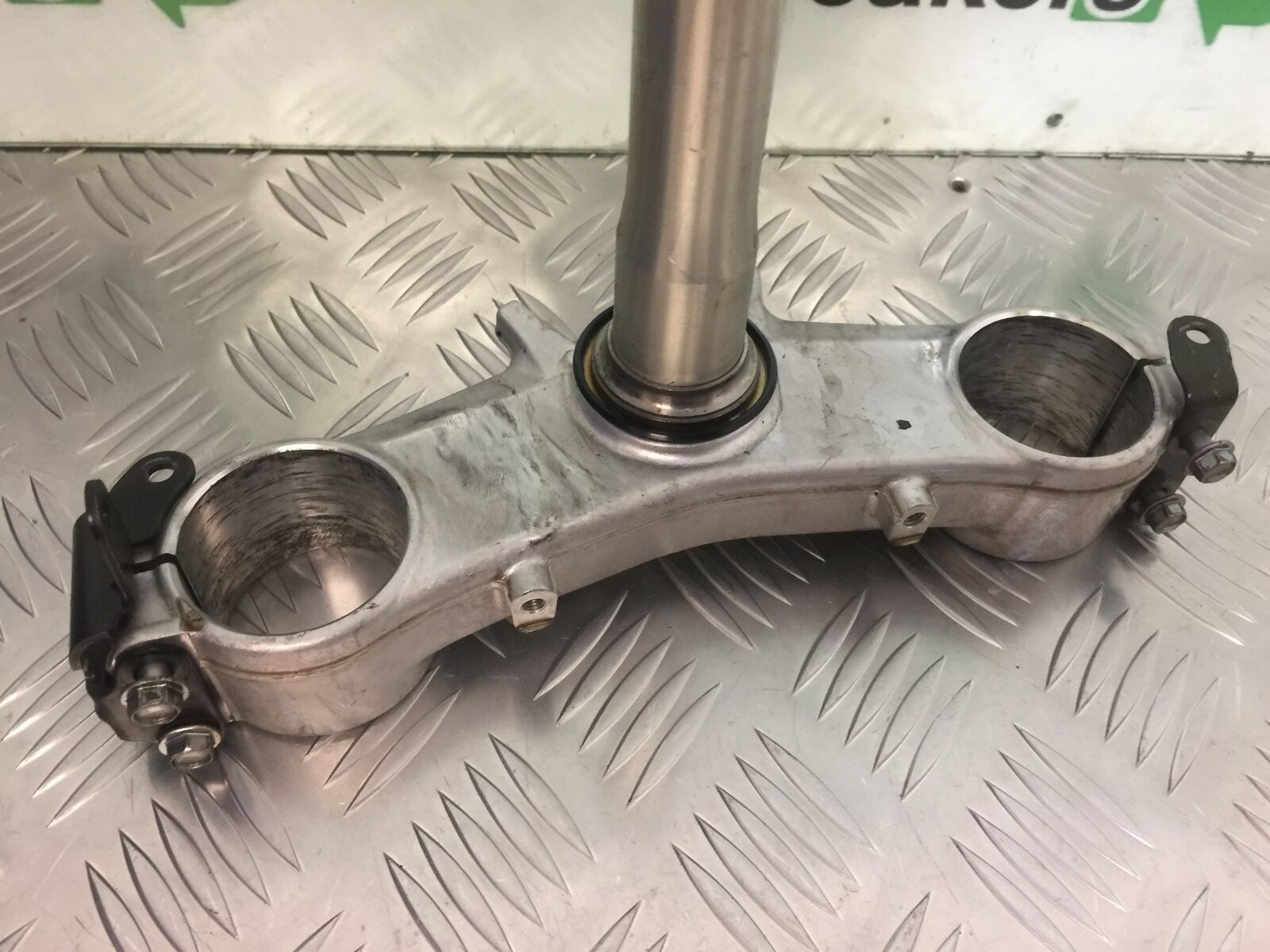 KAWASAKI ZX10R ZX10 R BOTTOM YOKE  YEAR 2004-2005 (STOCK 932)