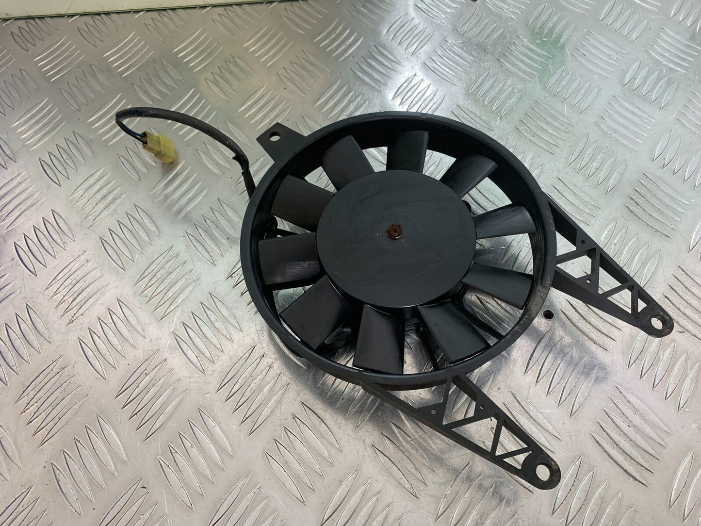 TRIUMPH 600 DAYTONA RADIATOR FAN  YEAR 2003-2006 (STOCK 999)