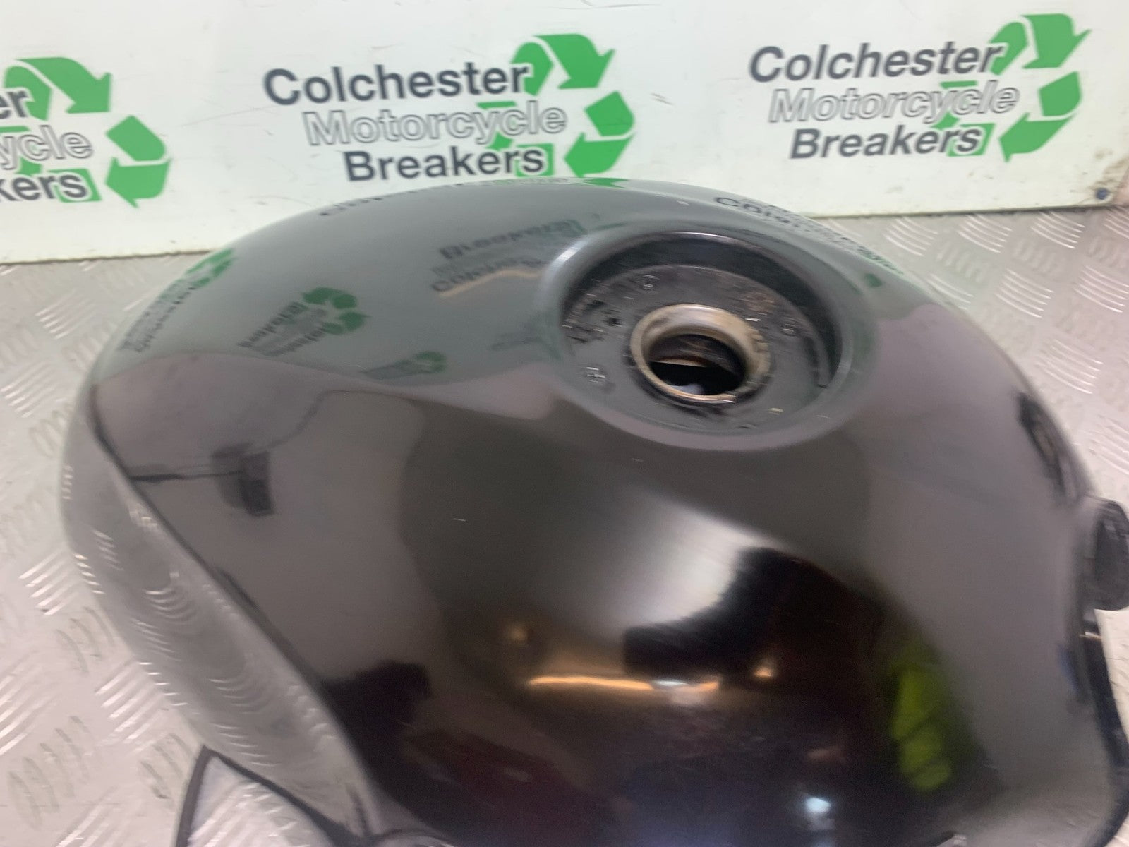 SUZUKI GSX750 INAZUMA PETROL TANK  YEAR 1998-2003 (CMB1308)